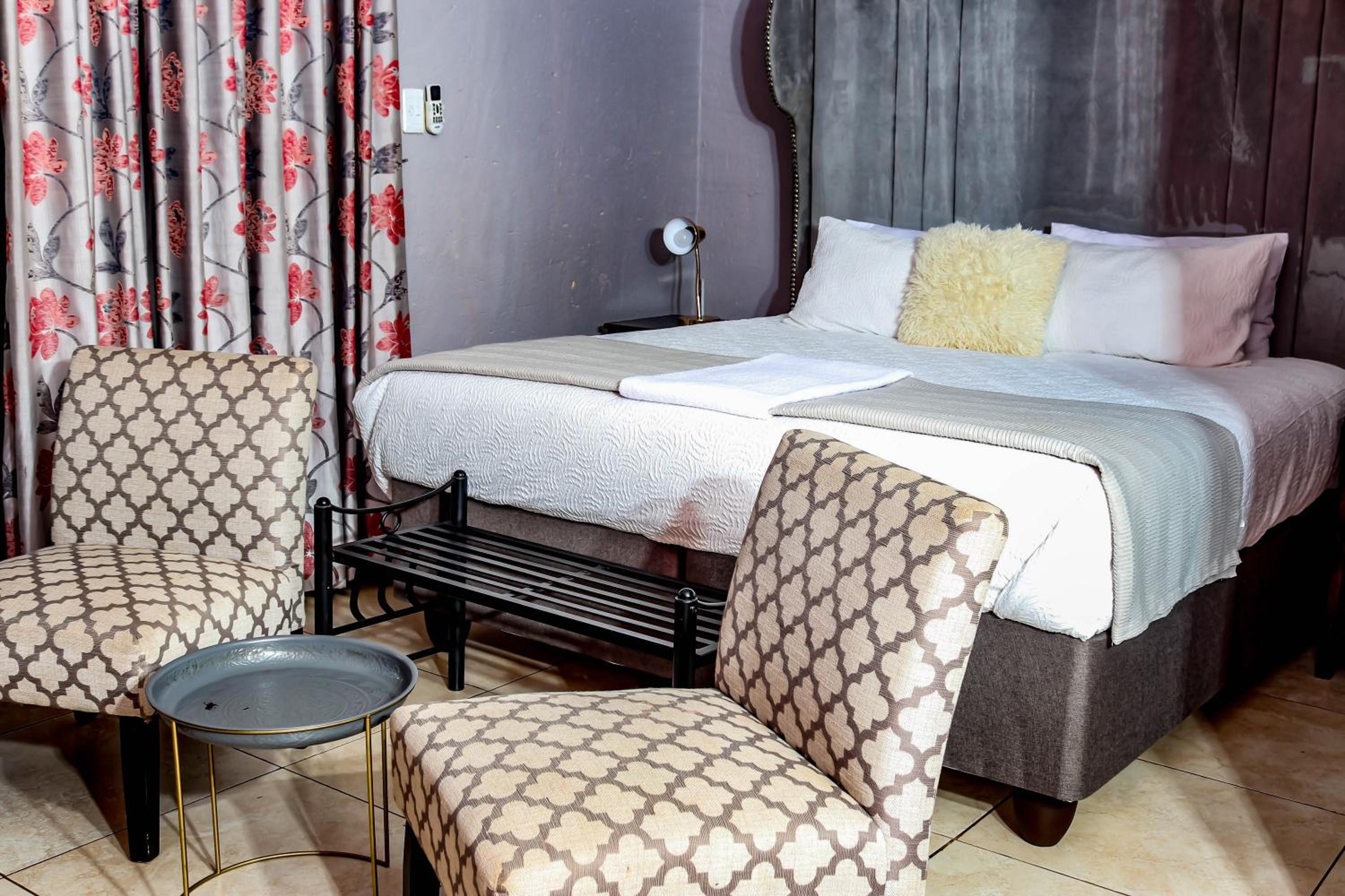 Double Room with Mountain View - Photo 2