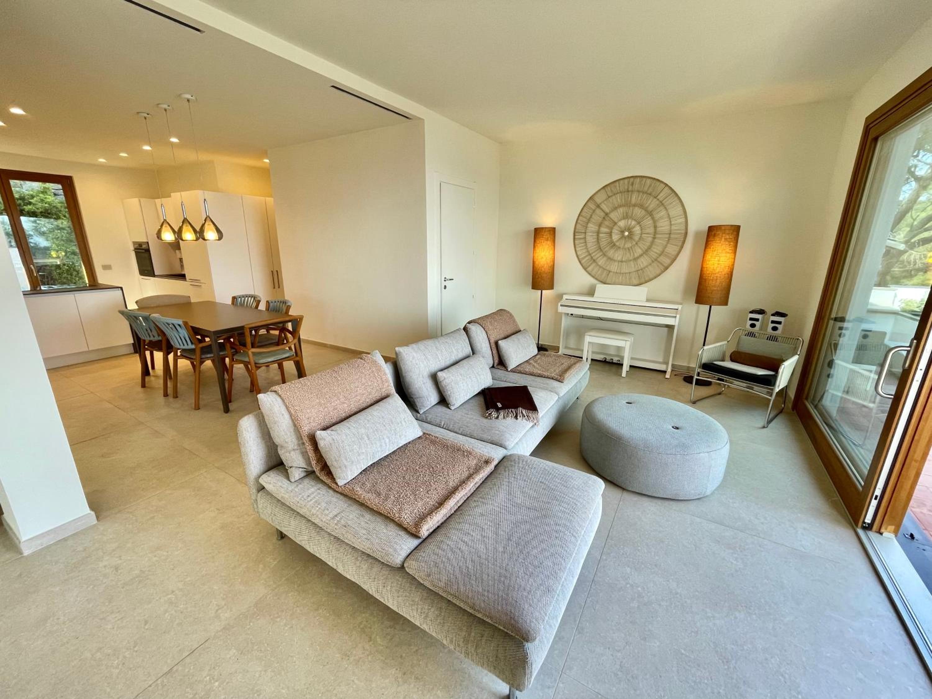 Three-Bedroom Villa photo 2