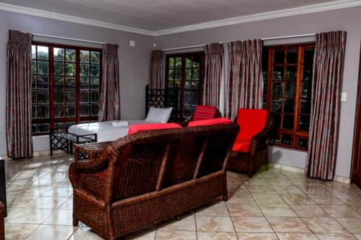 Two-Bedroom Cottage - Photo 11