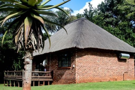 Two-Bedroom Cottage - Photo 17
