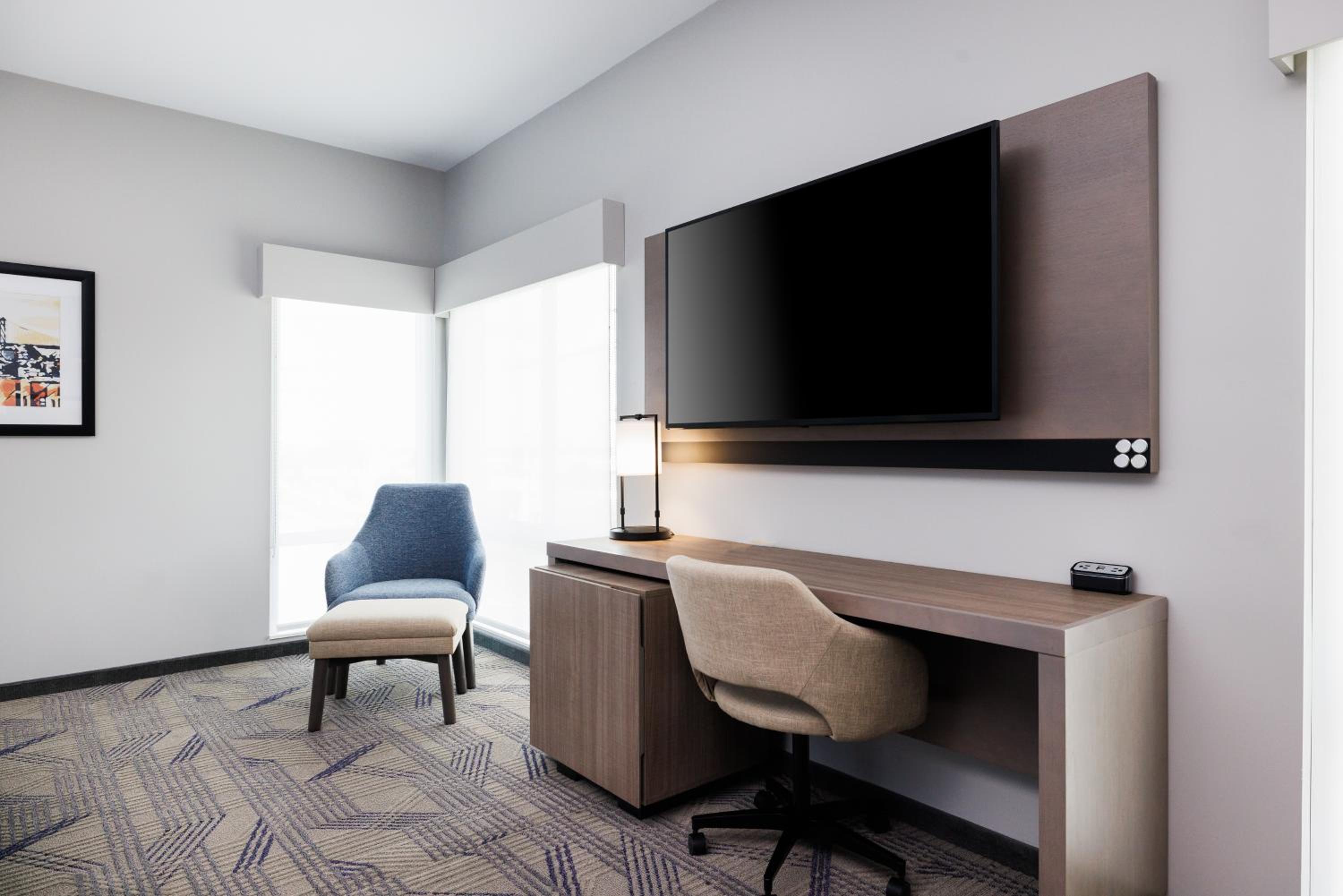 Specialty King Room with Sofa Bed - Photo 4