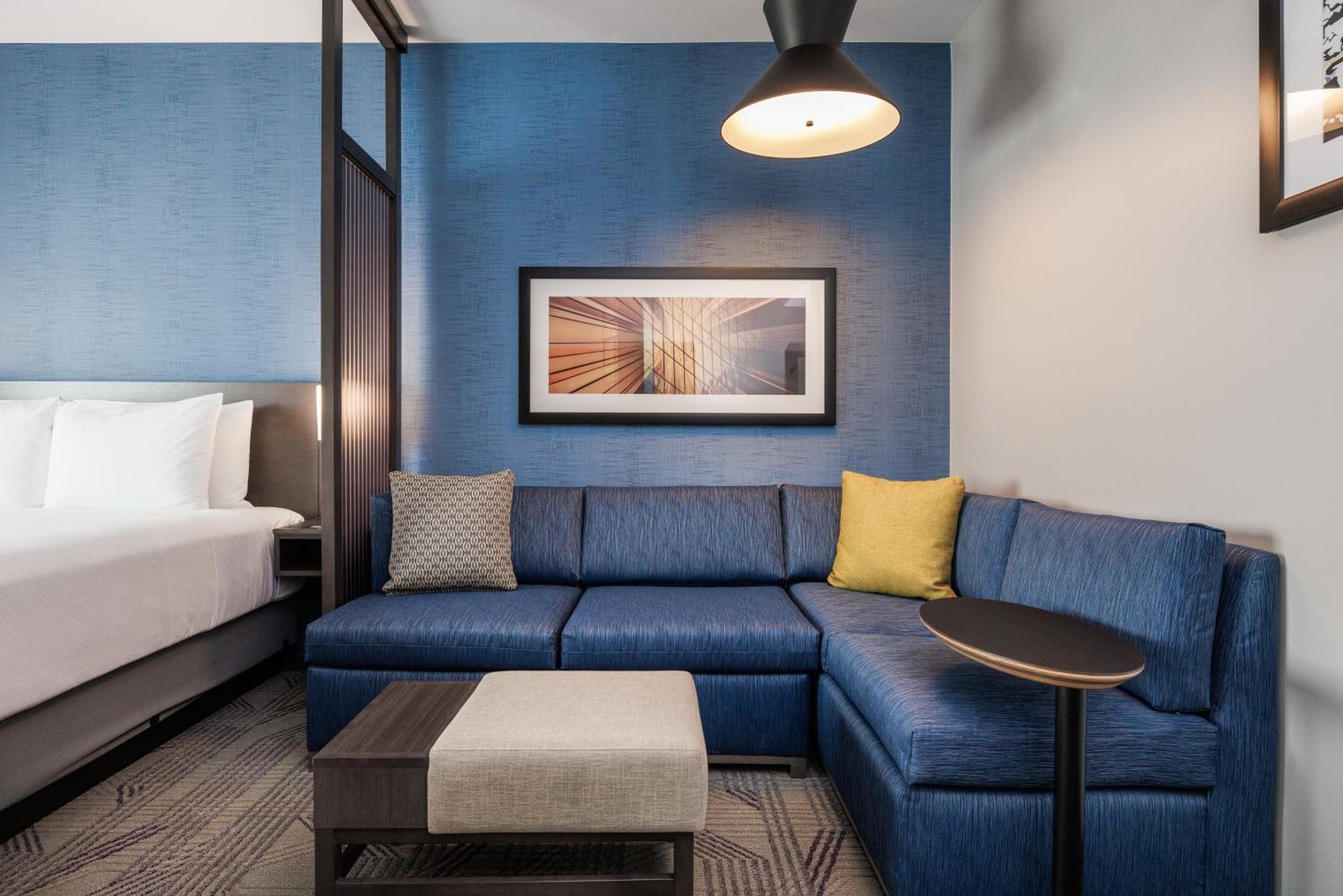 King Suite with Sofa Bed and Roll-In Shower - Disability Access - Photo 2