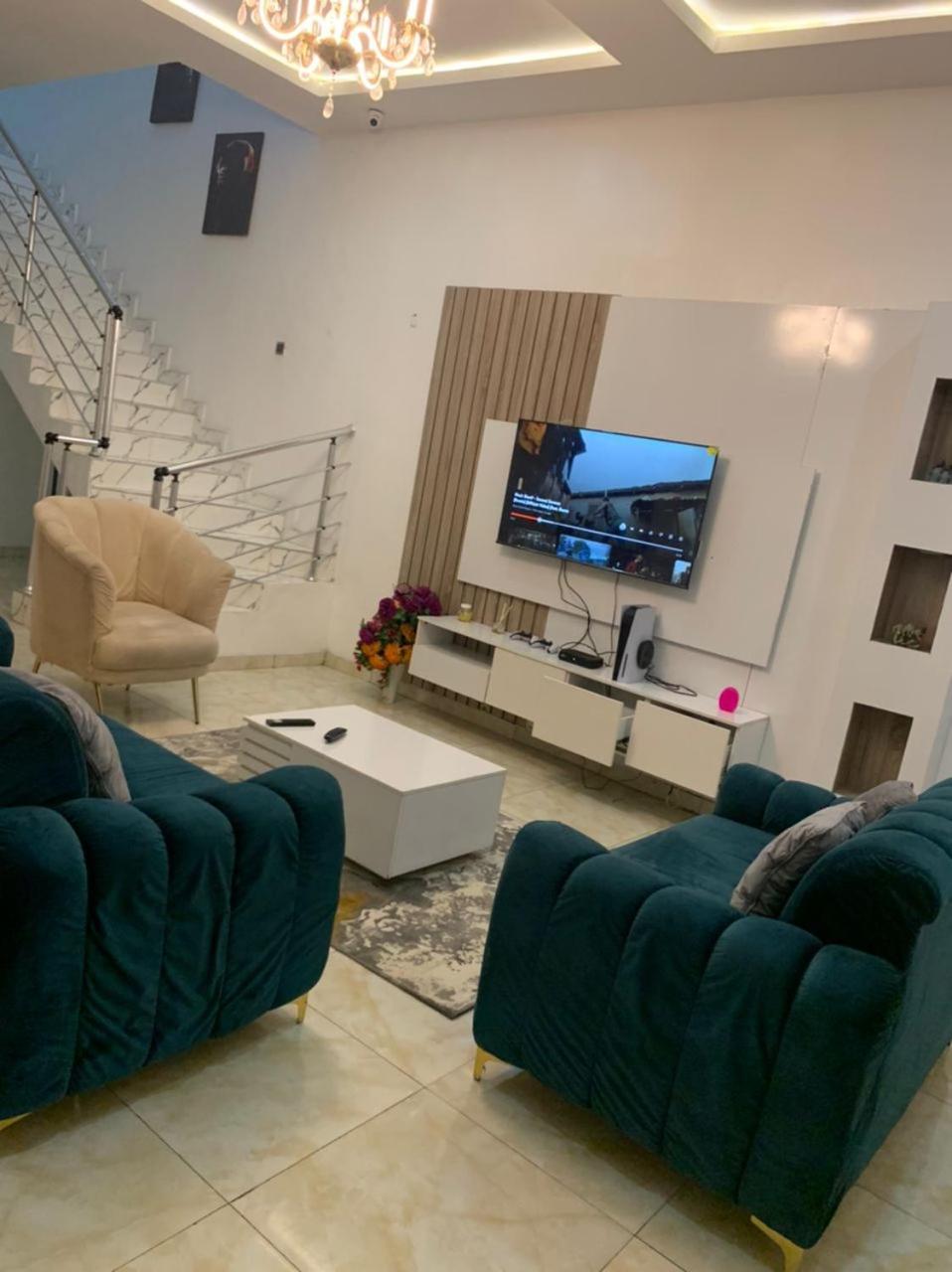 Four-Bedroom House photo 1
