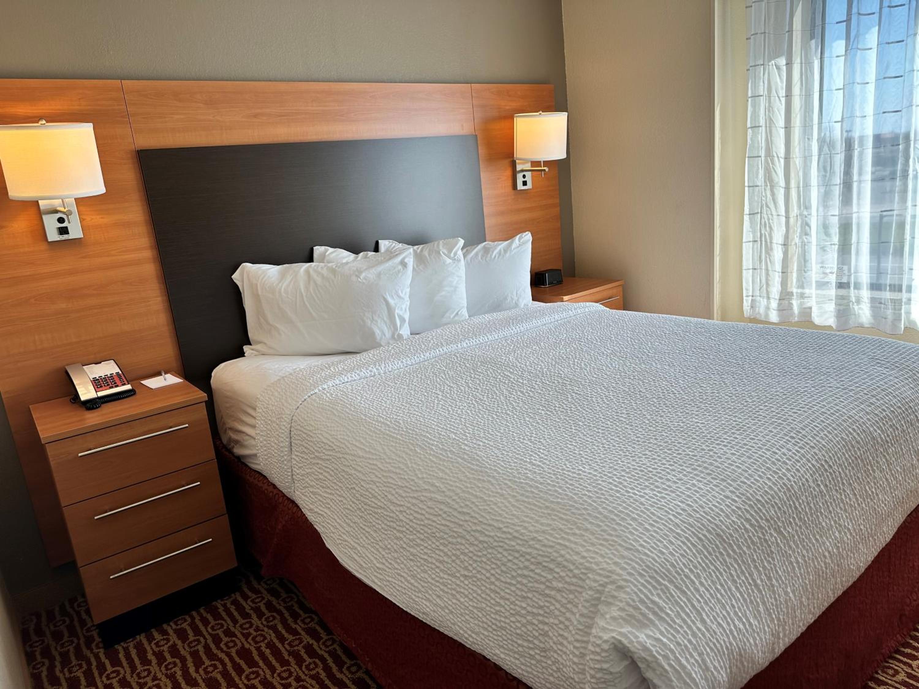 One-Bedroom Suite with City View