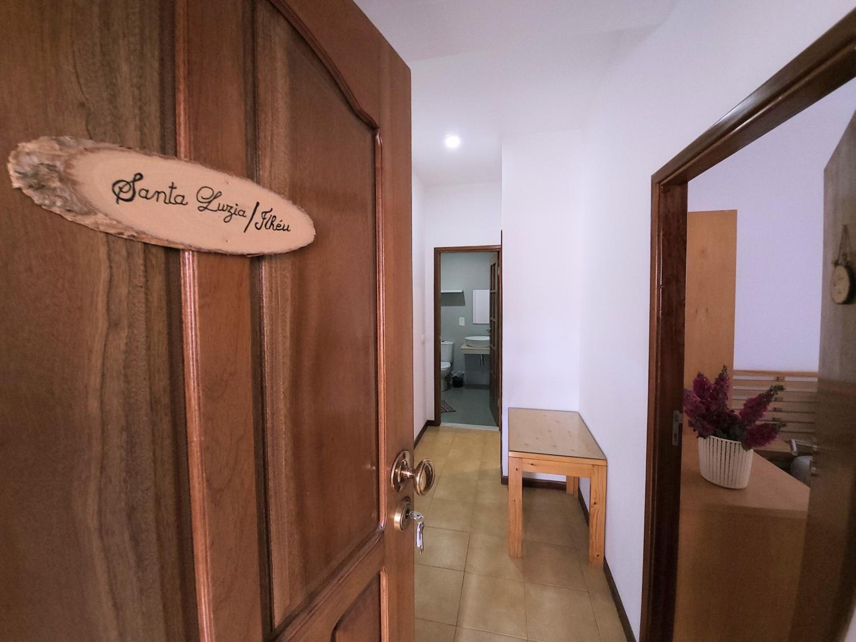Standard Single Room with Shared Bathroom photo 2