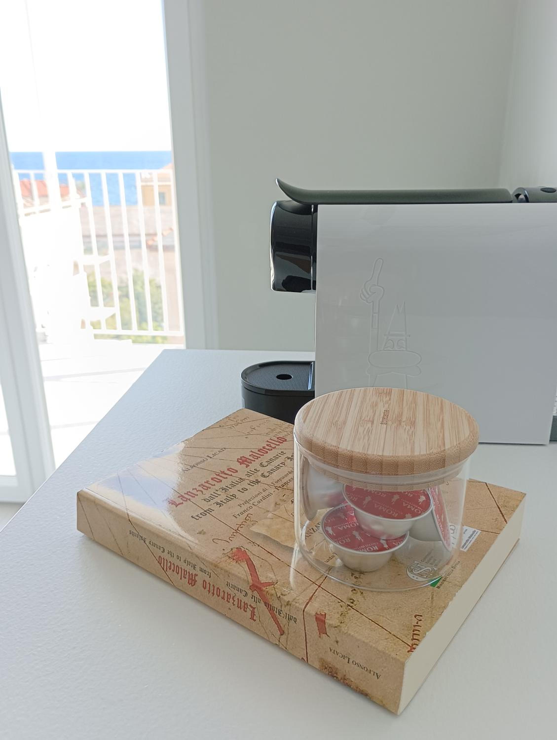 Apartment with Balcony photo 3