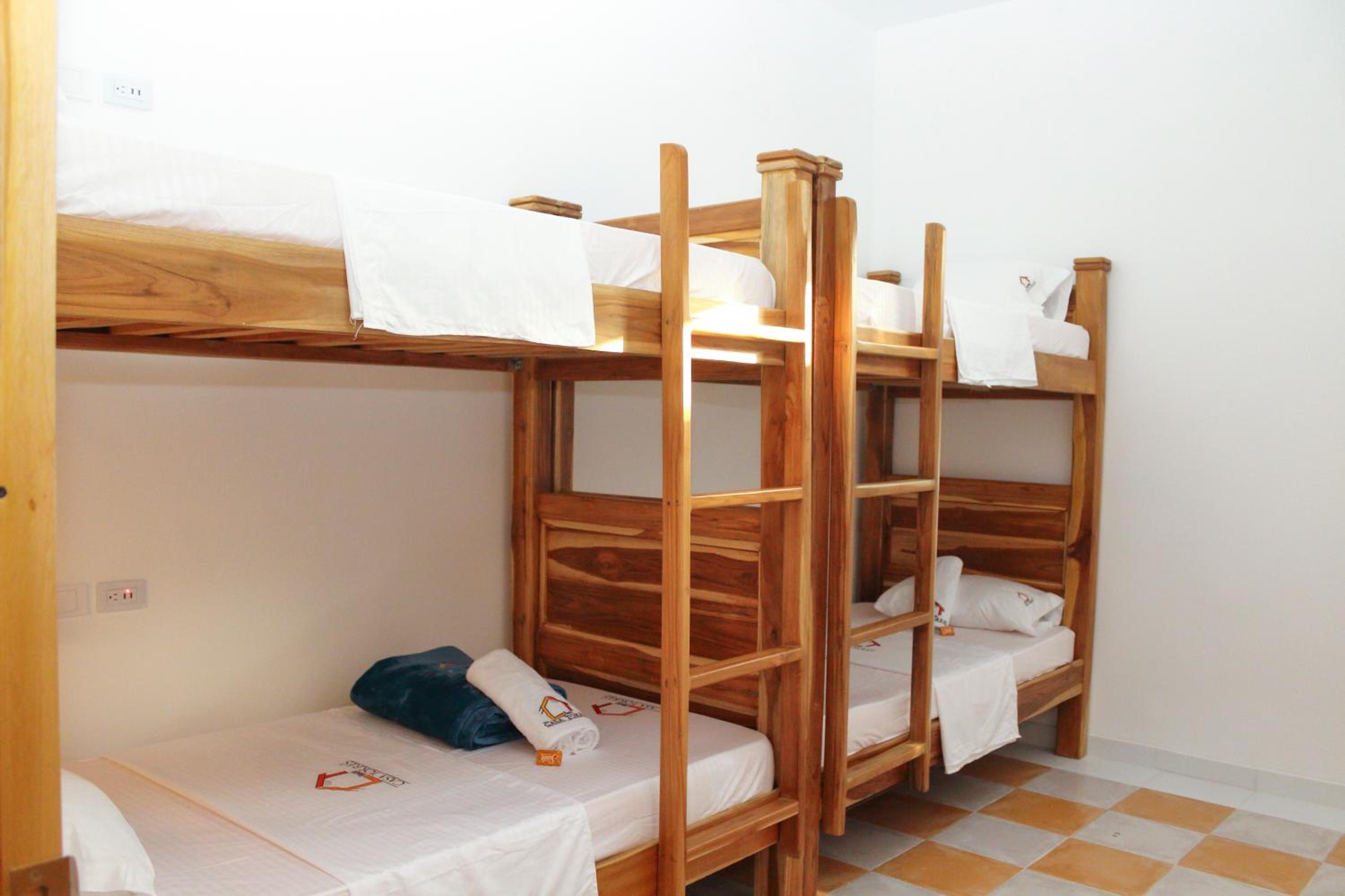 Single Bed in 4-Bed Female Dormitory Room photo 3