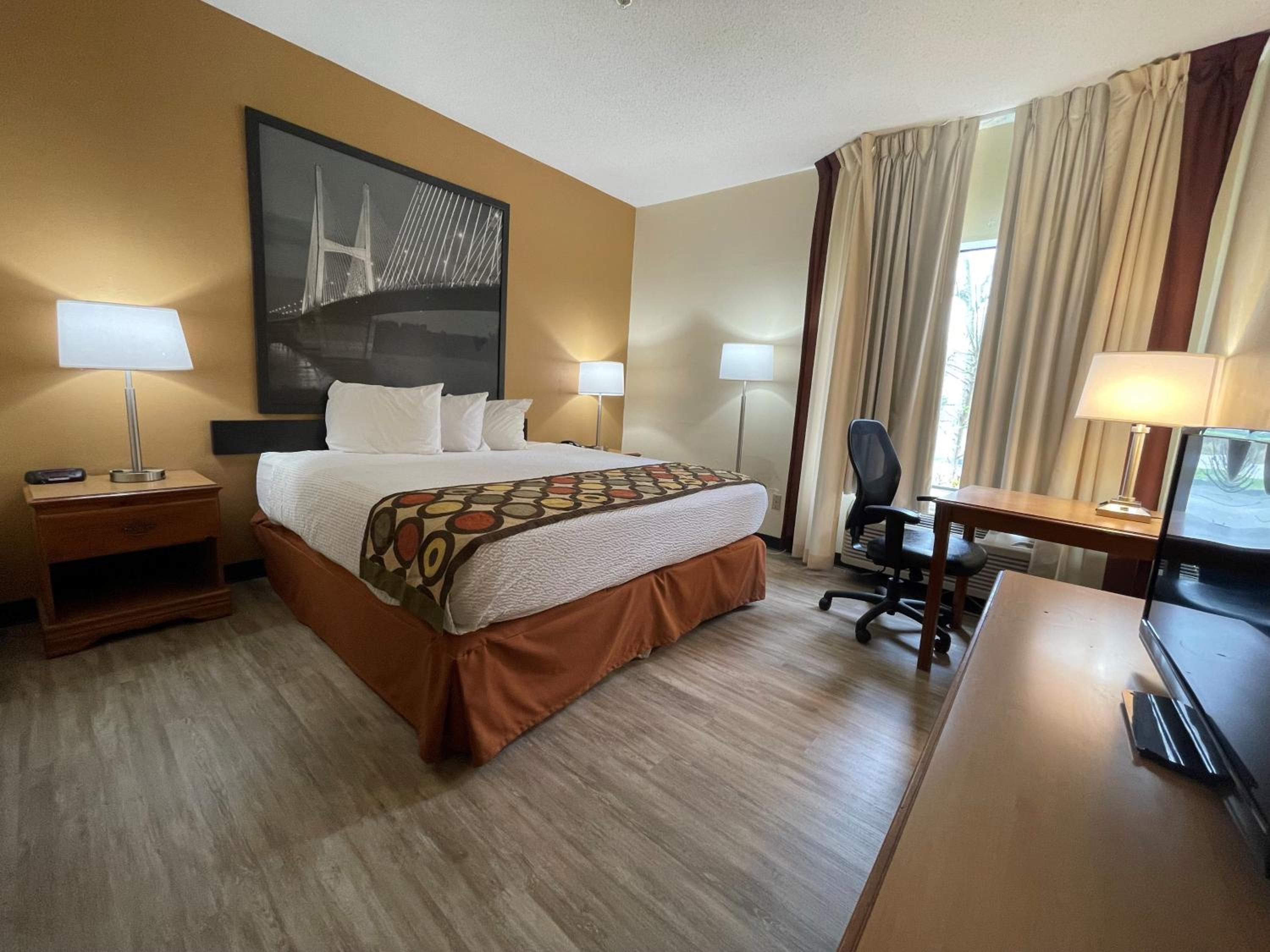 King Room - Non-Smoking - Photo 1