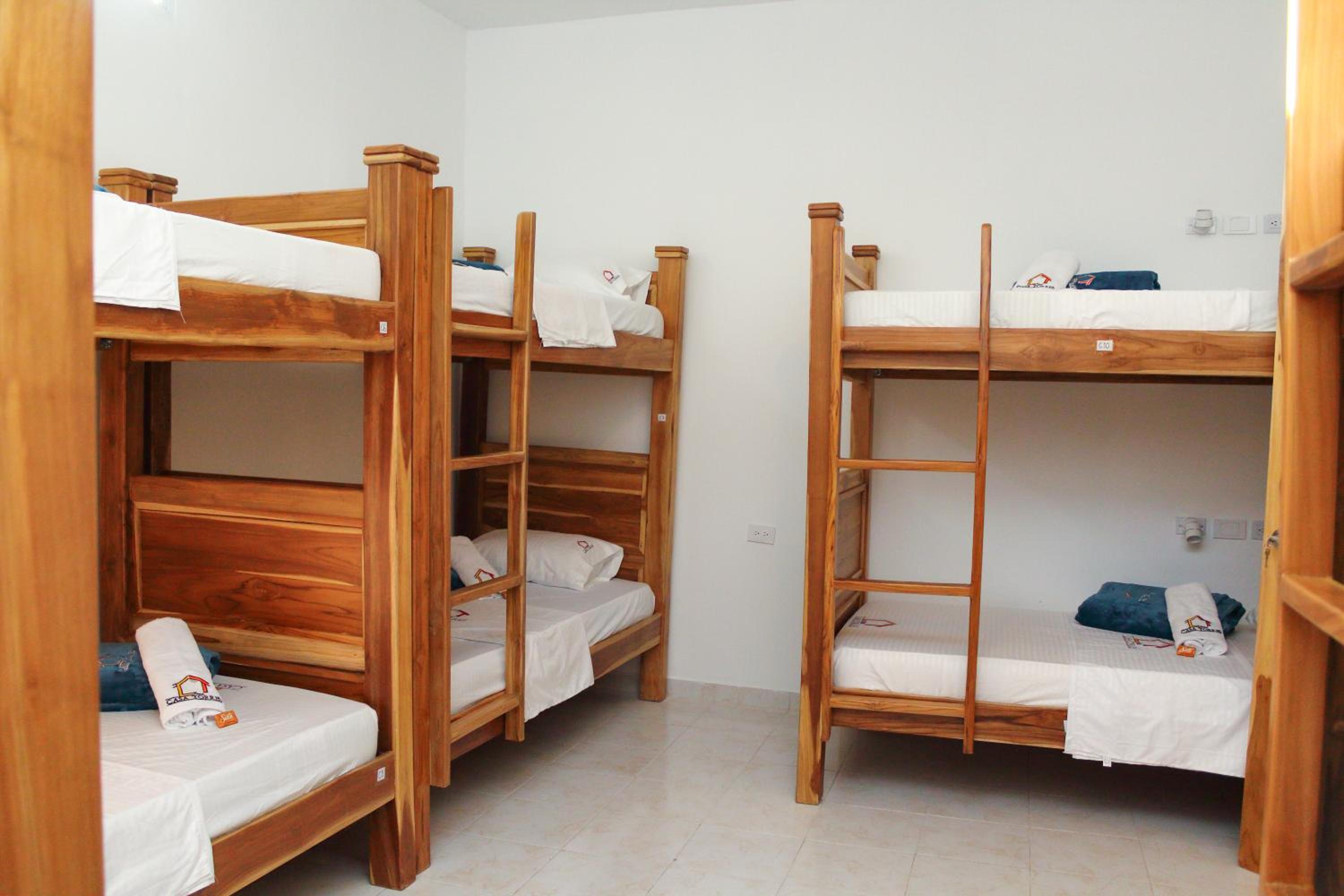 Bed in 10-Bed Mixed Dormitory Room photo 1