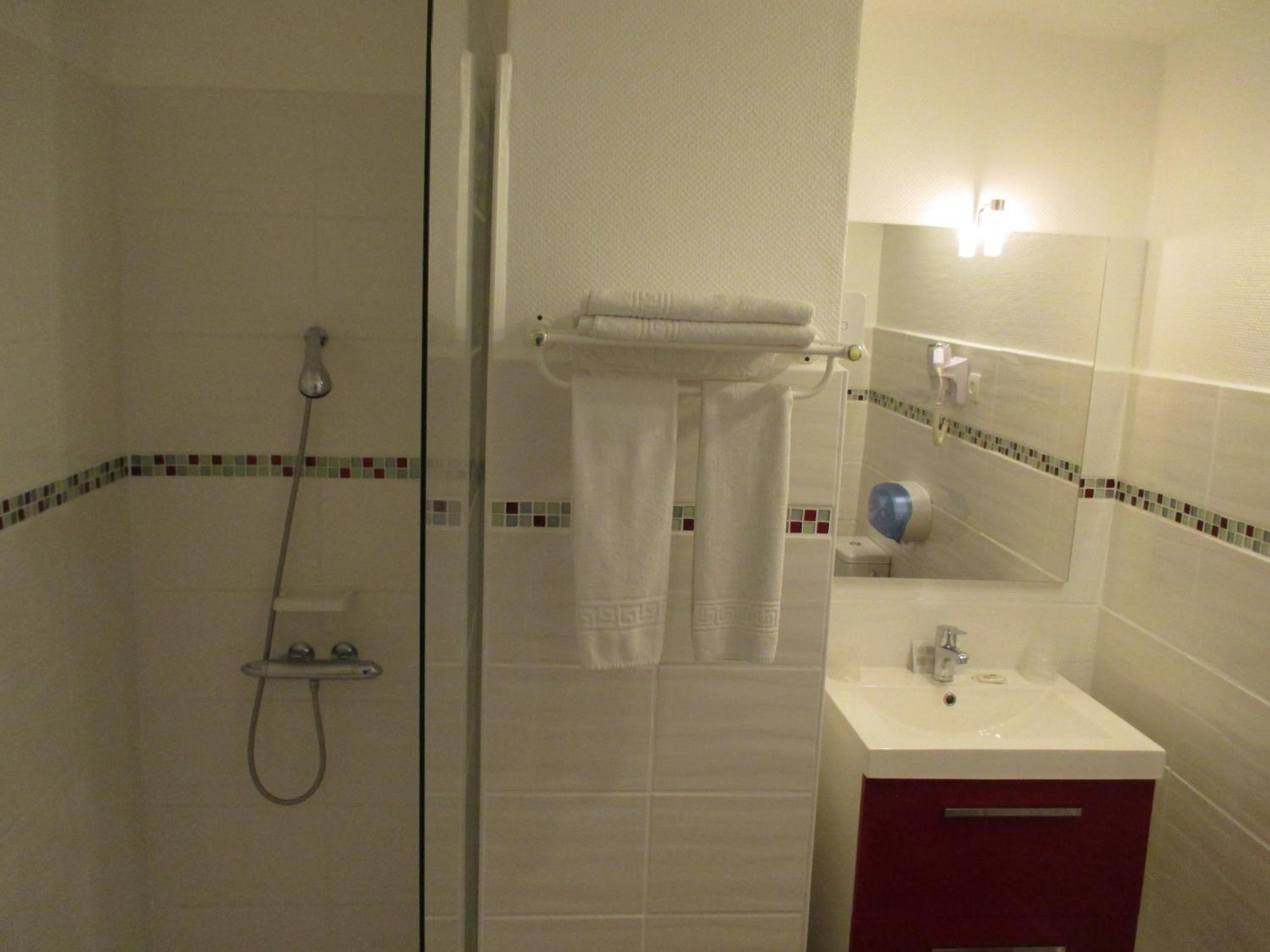 Double or Twin Room with Garden View - Sea Side photo 2