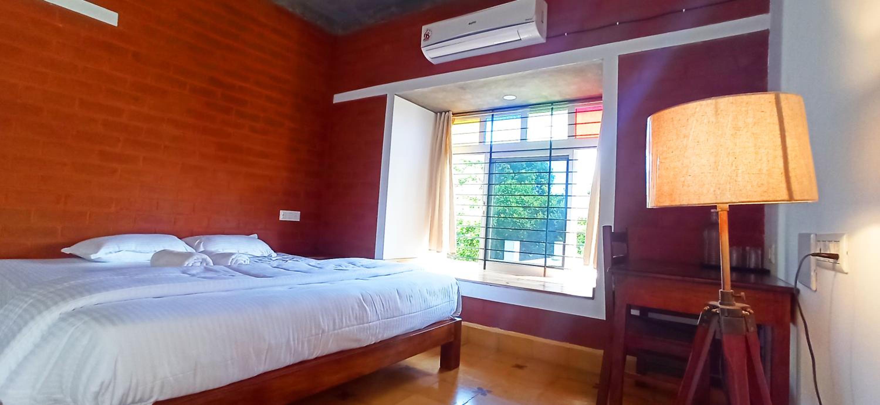 Deluxe Double Room with Balcony - Photo 1