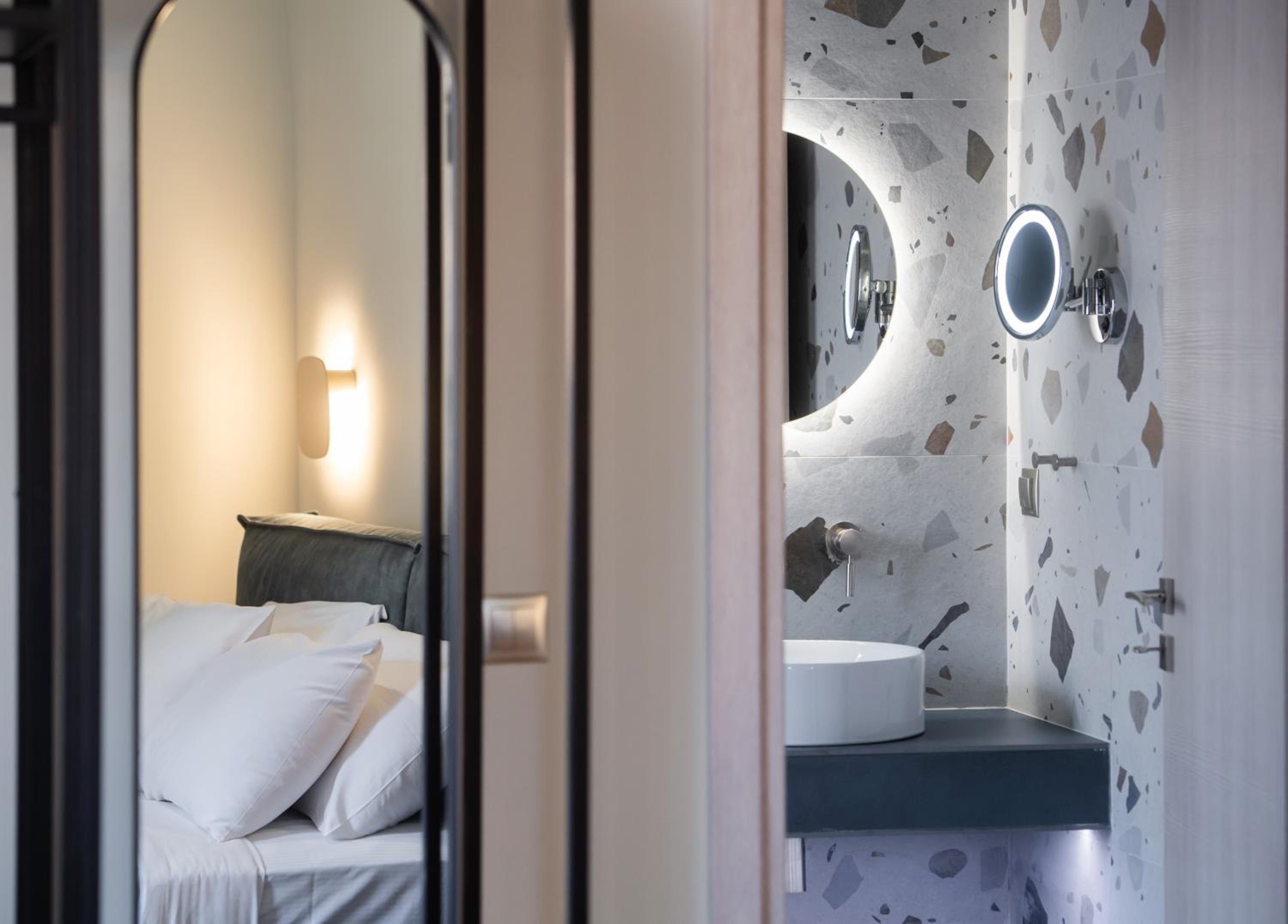 Superior Suite - Photo 3