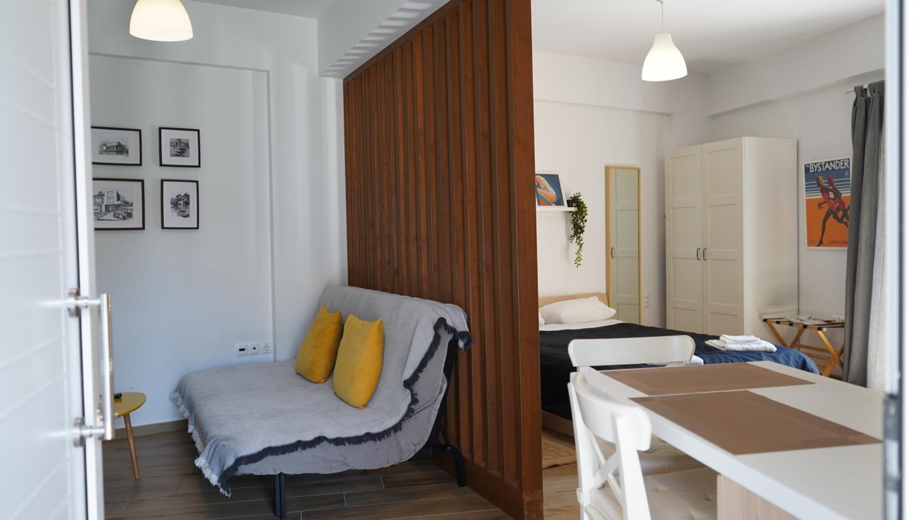 One-Bedroom Apartment photo 1