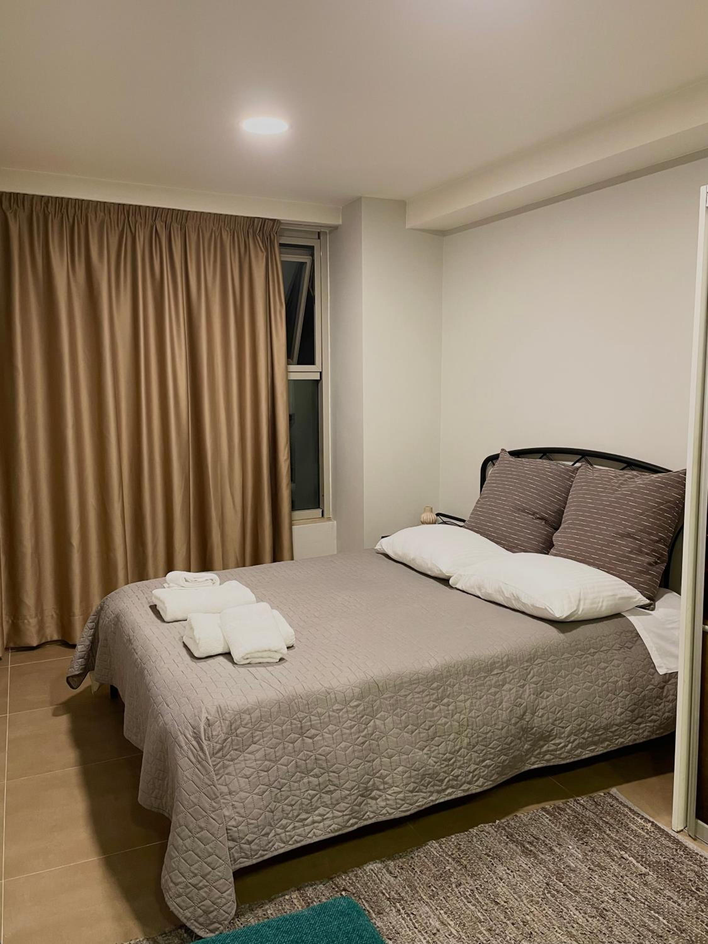 One-Bedroom Apartment photo 2