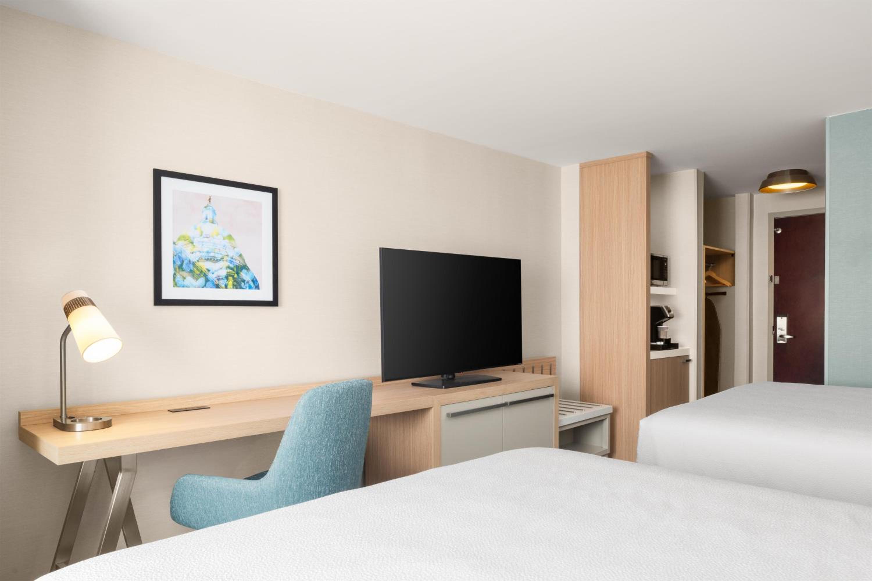 King Room with Tub - Mobility and Hearing Access