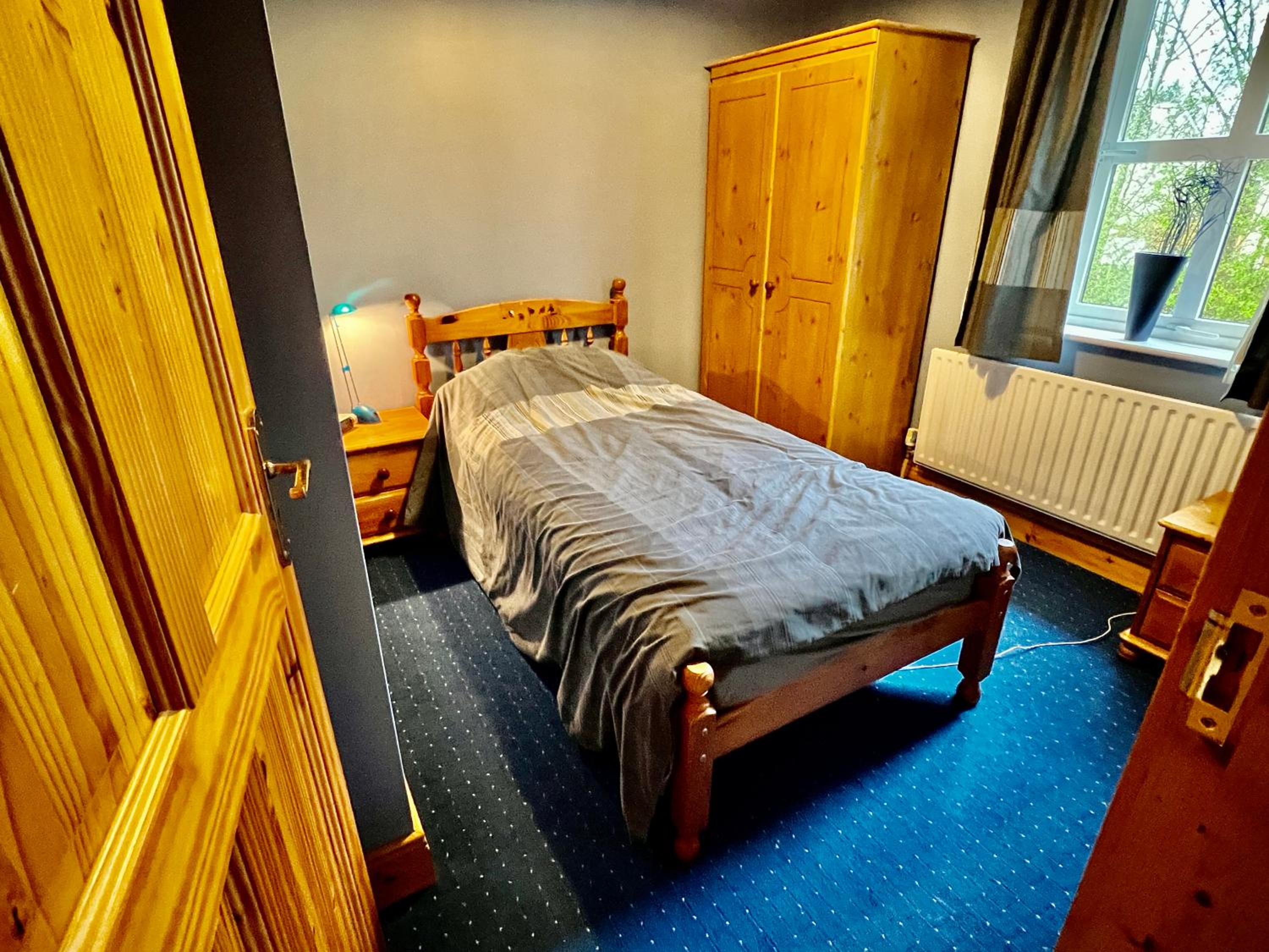 Four-Bedroom House photo 2