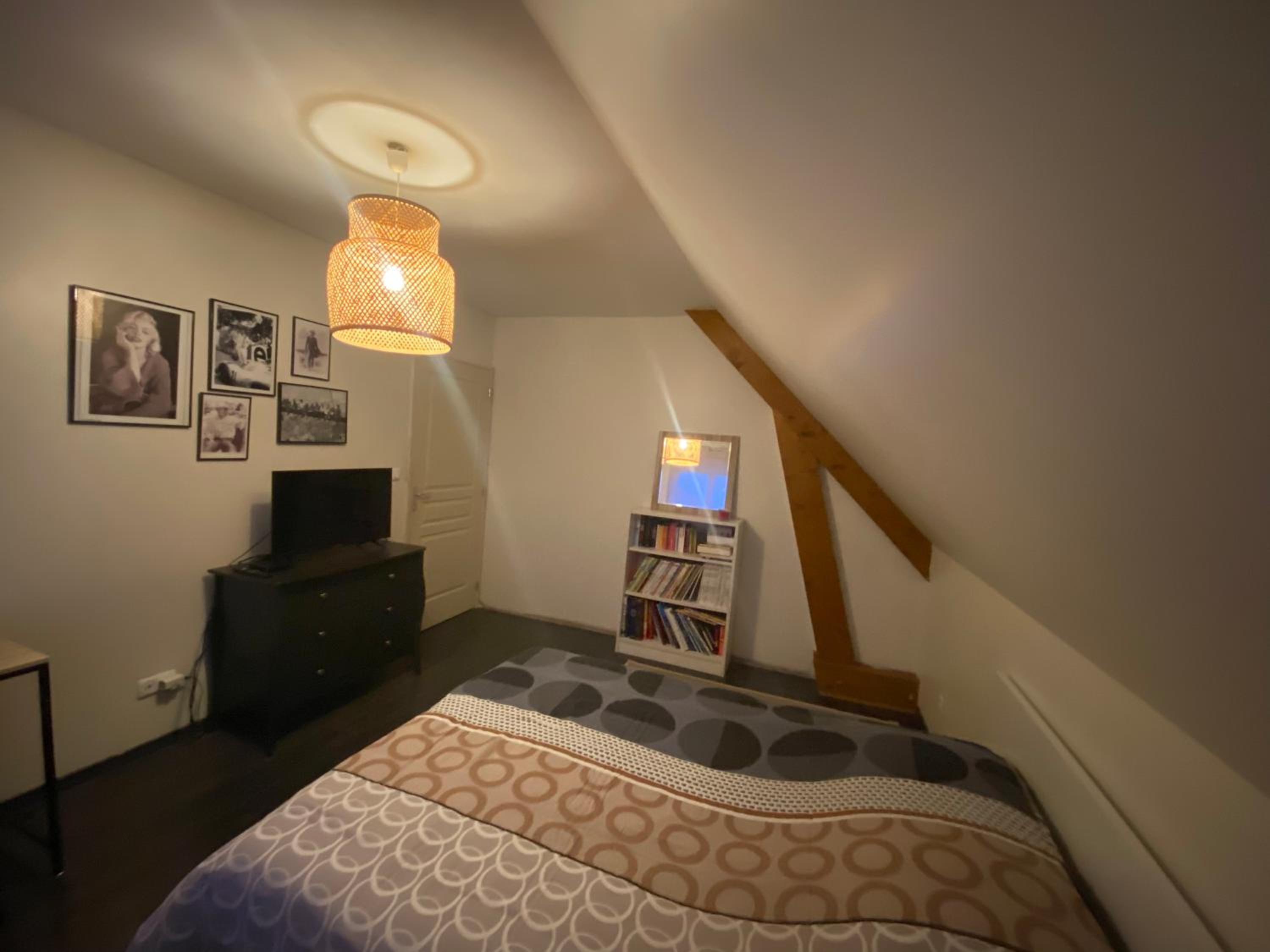 Double Room with Shared Bathroom photo 2