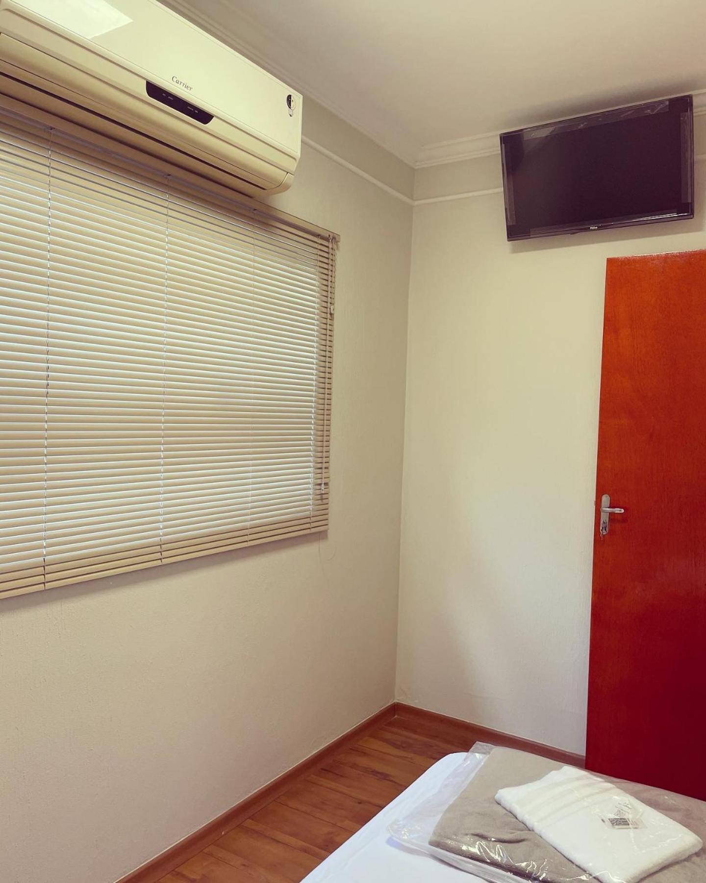 Standard Single Room with Shared Bathroom photo 2