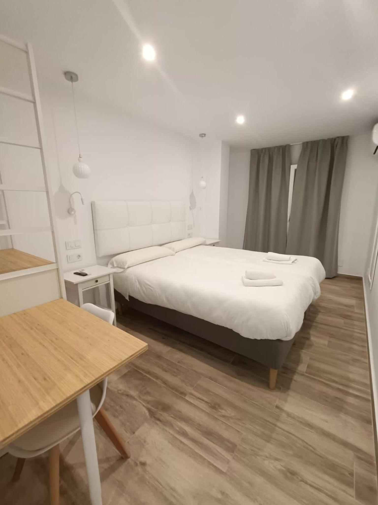 Double Room - Photo 13