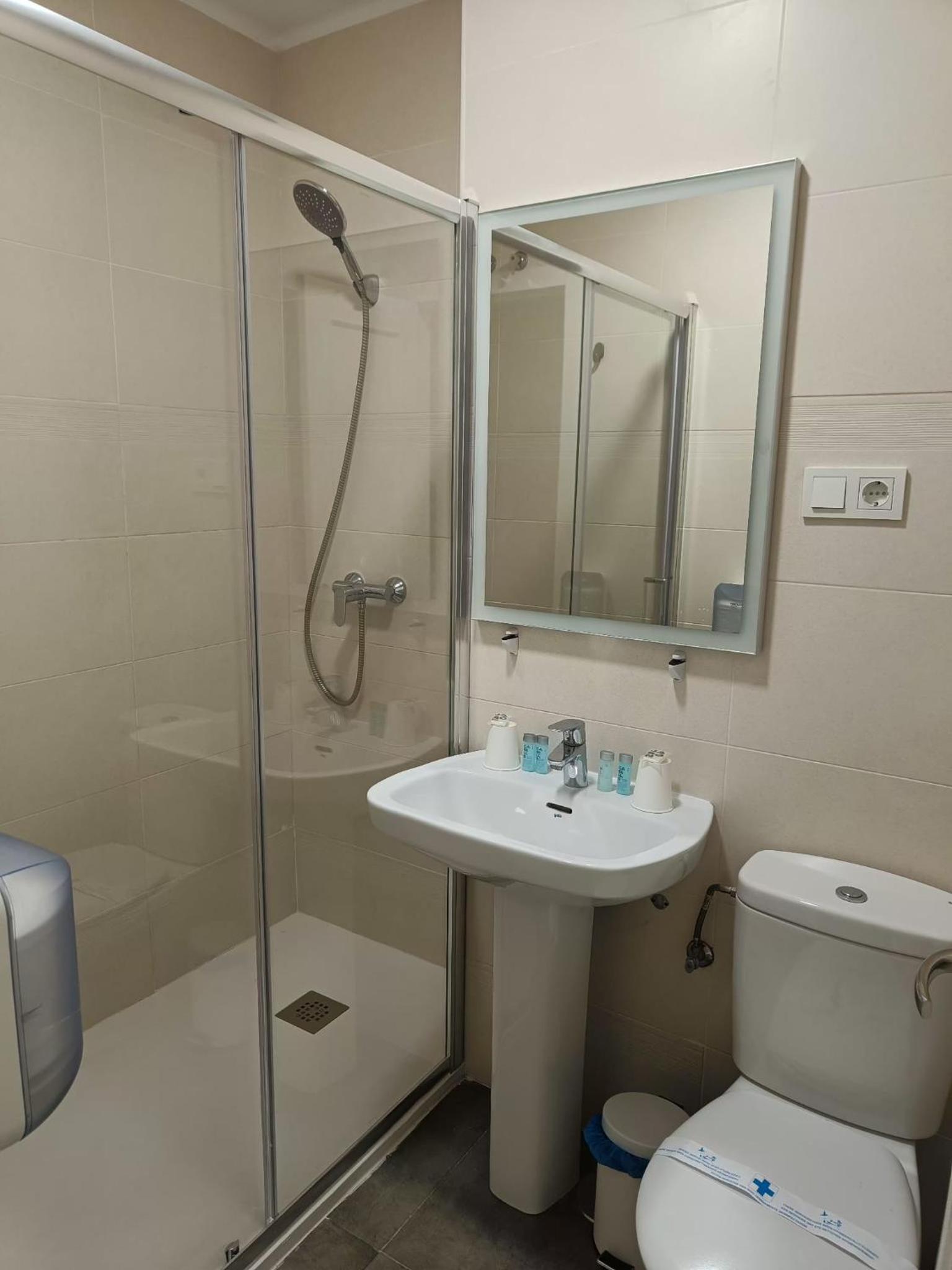 Double Room - Photo 31