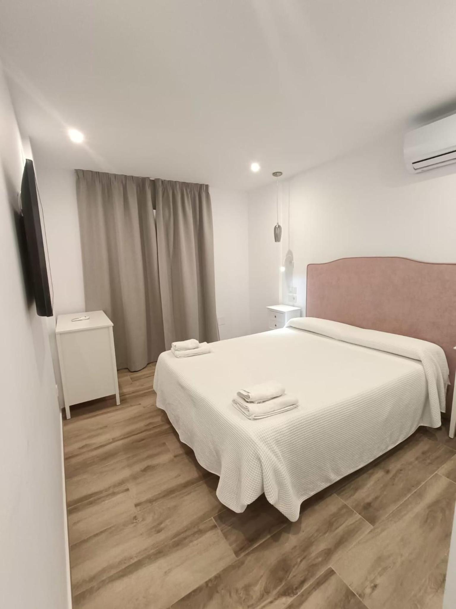 Double Room - Photo 30