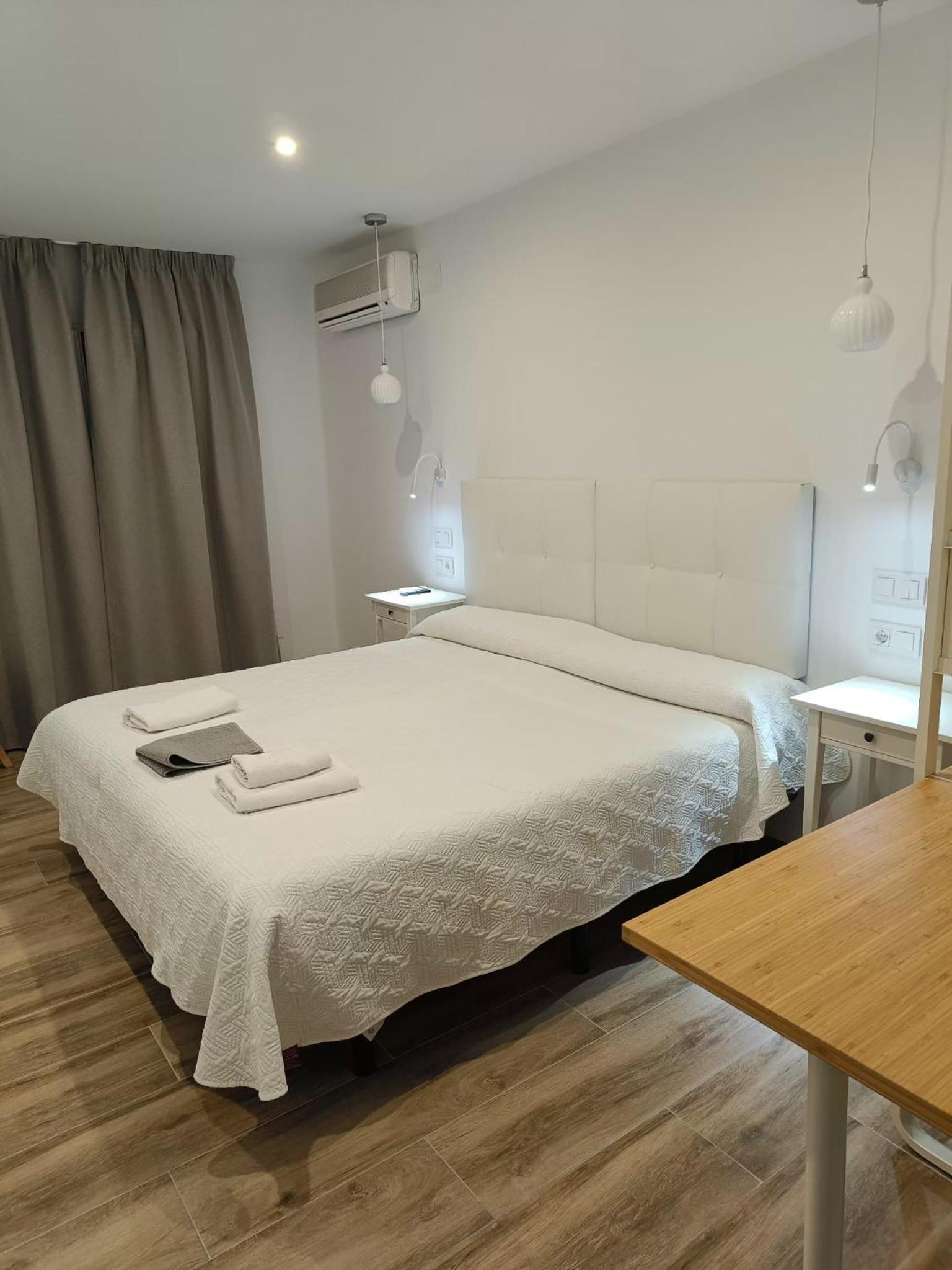 Double Room - Photo 4