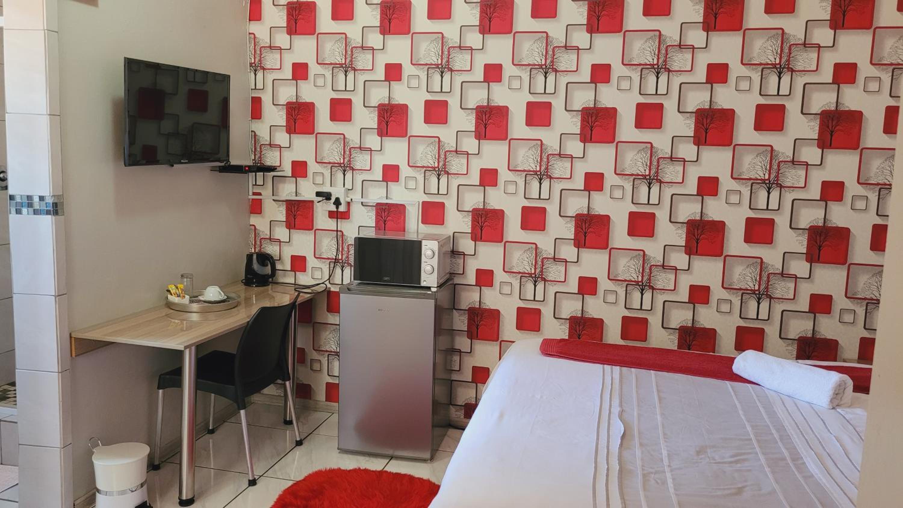 Queen Room - Photo 19