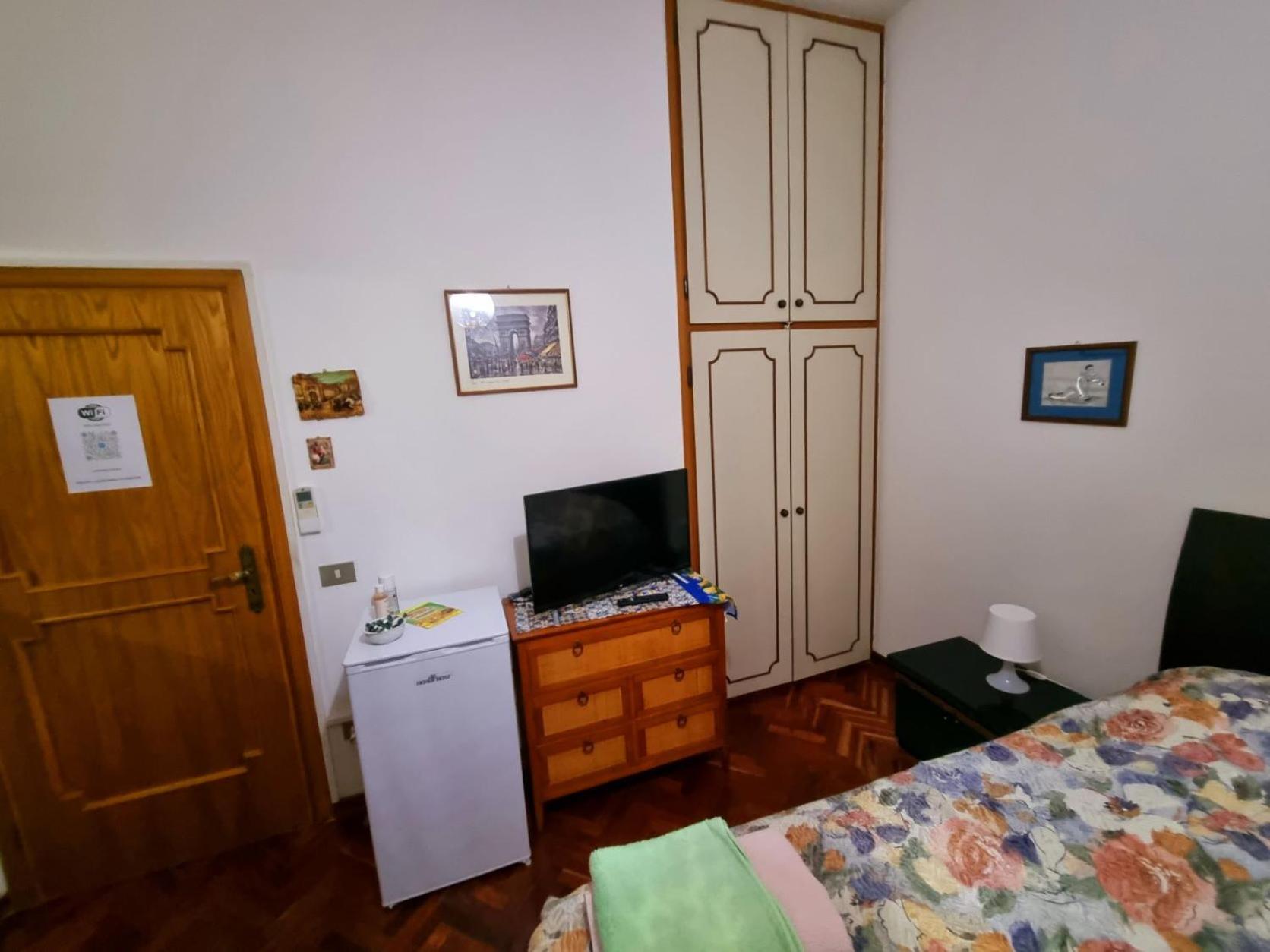 Quadruple Room with Private External Bathroom - Photo 1
