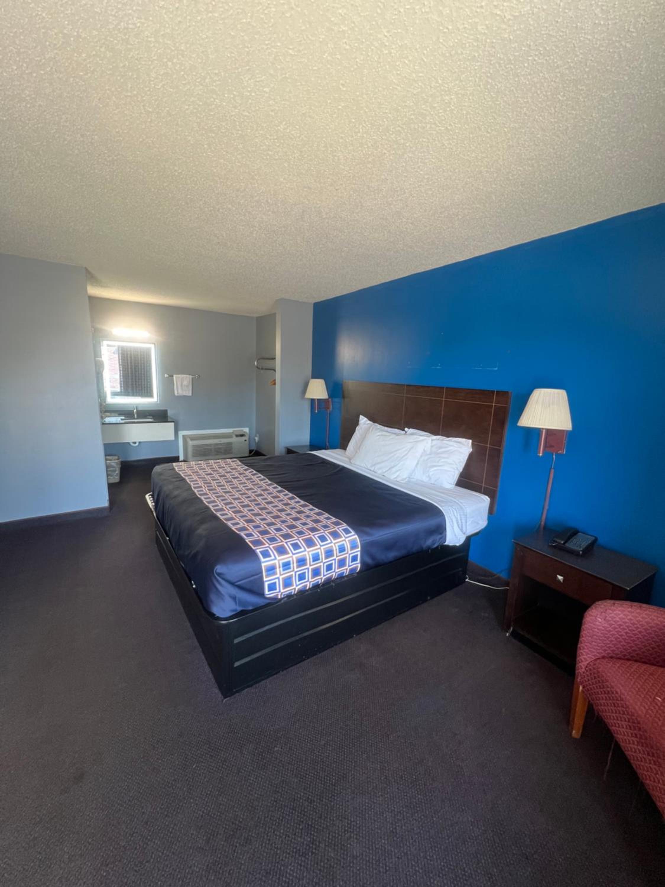 Deluxe Suite photo 1