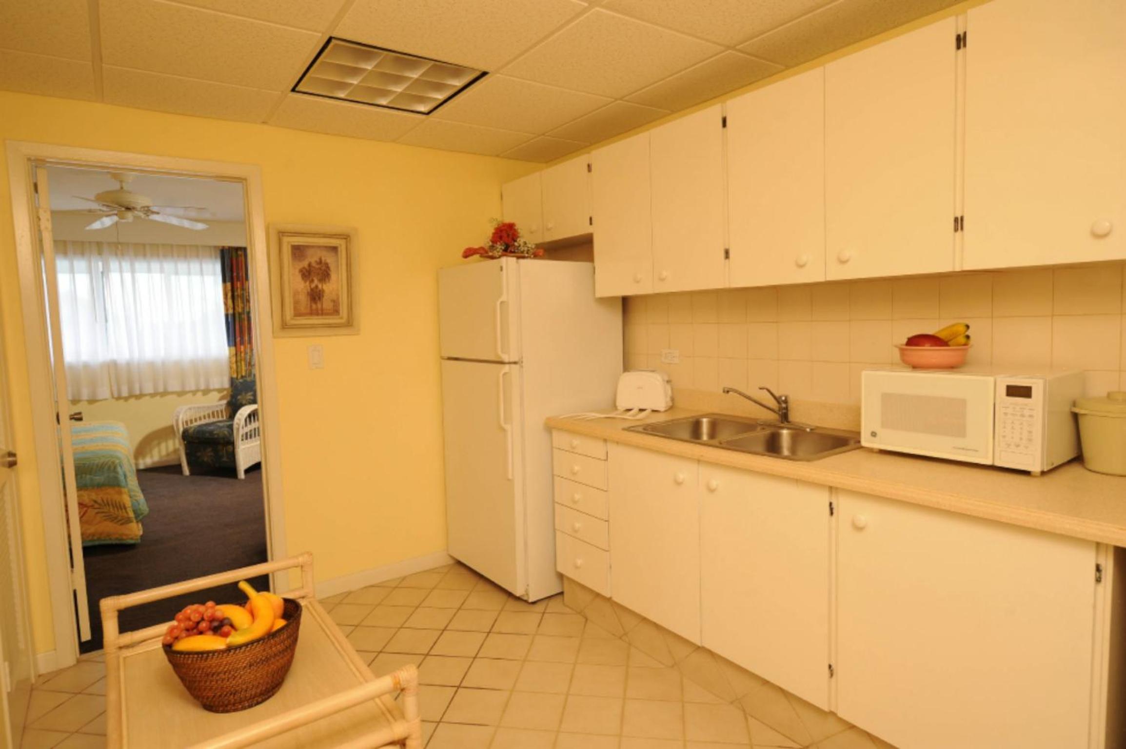 One Bedroom King Suite - Non-Smoking photo 3