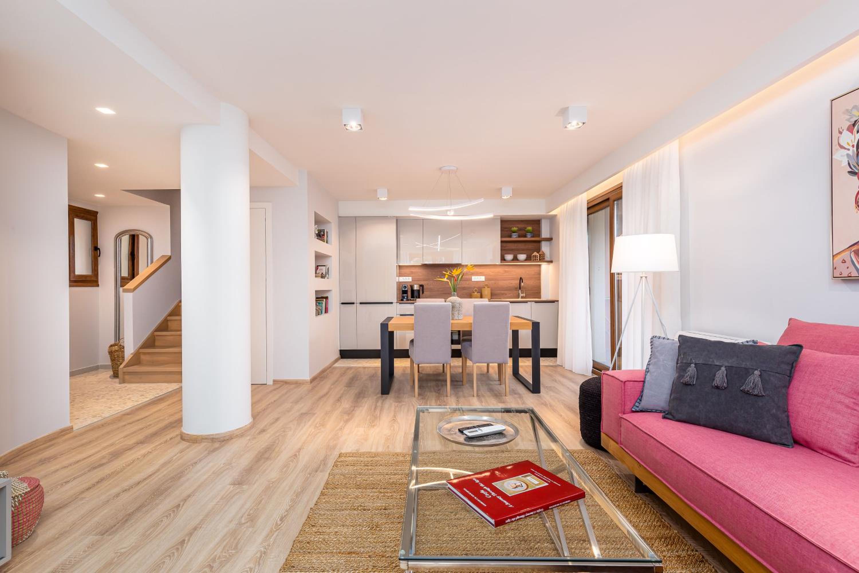 Deluxe Apartment photo 2