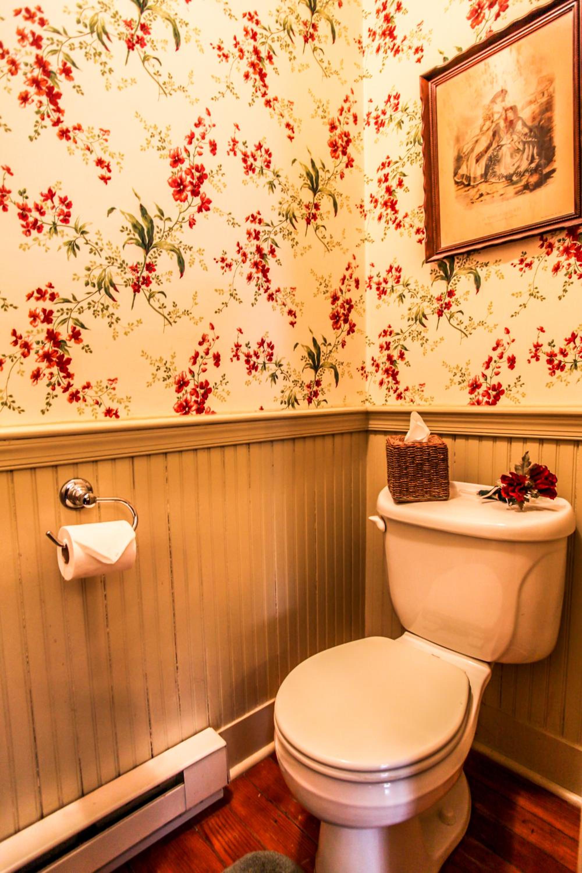 Deluxe King Room with Shower photo 2