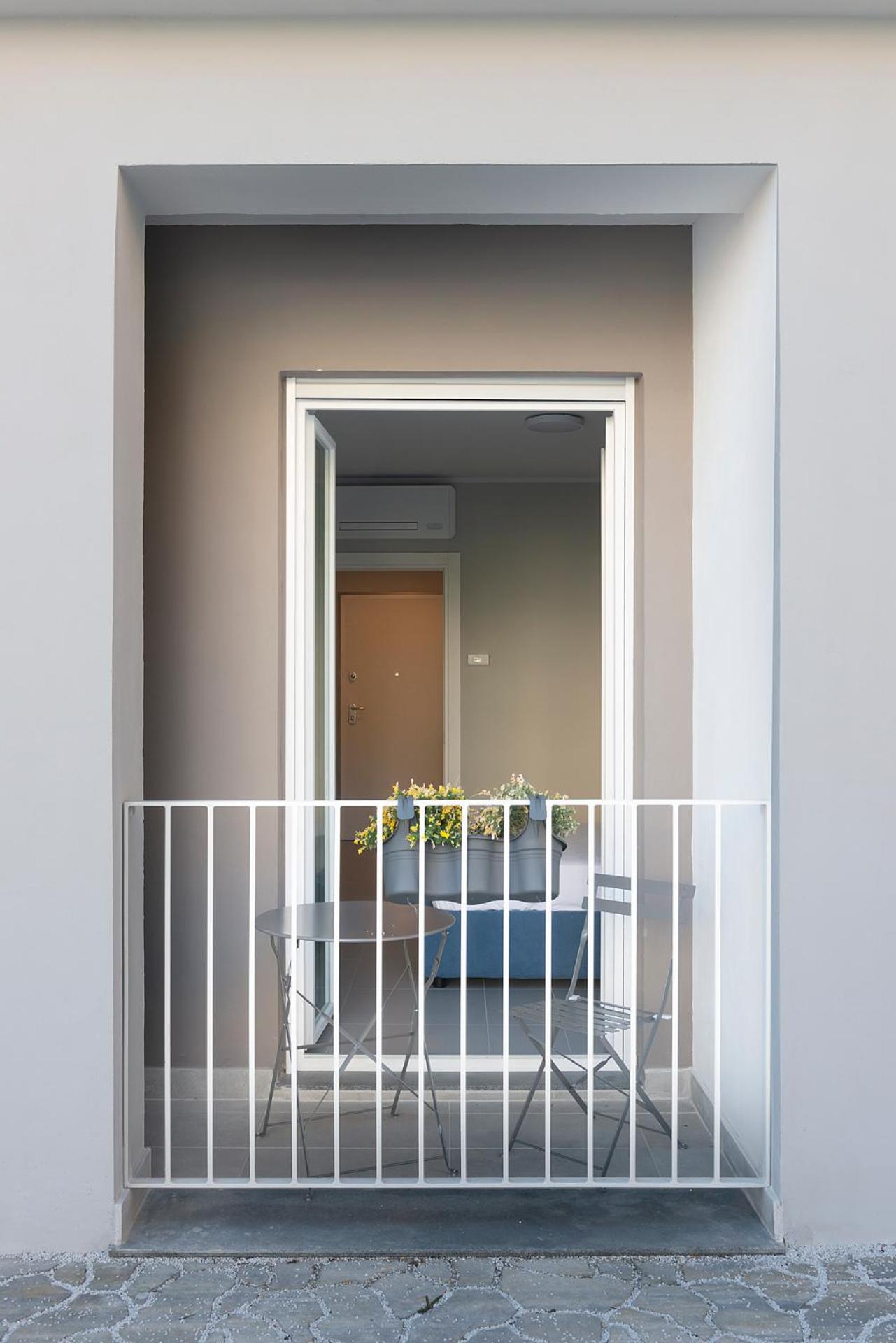 Apartment with Balcony photo 2