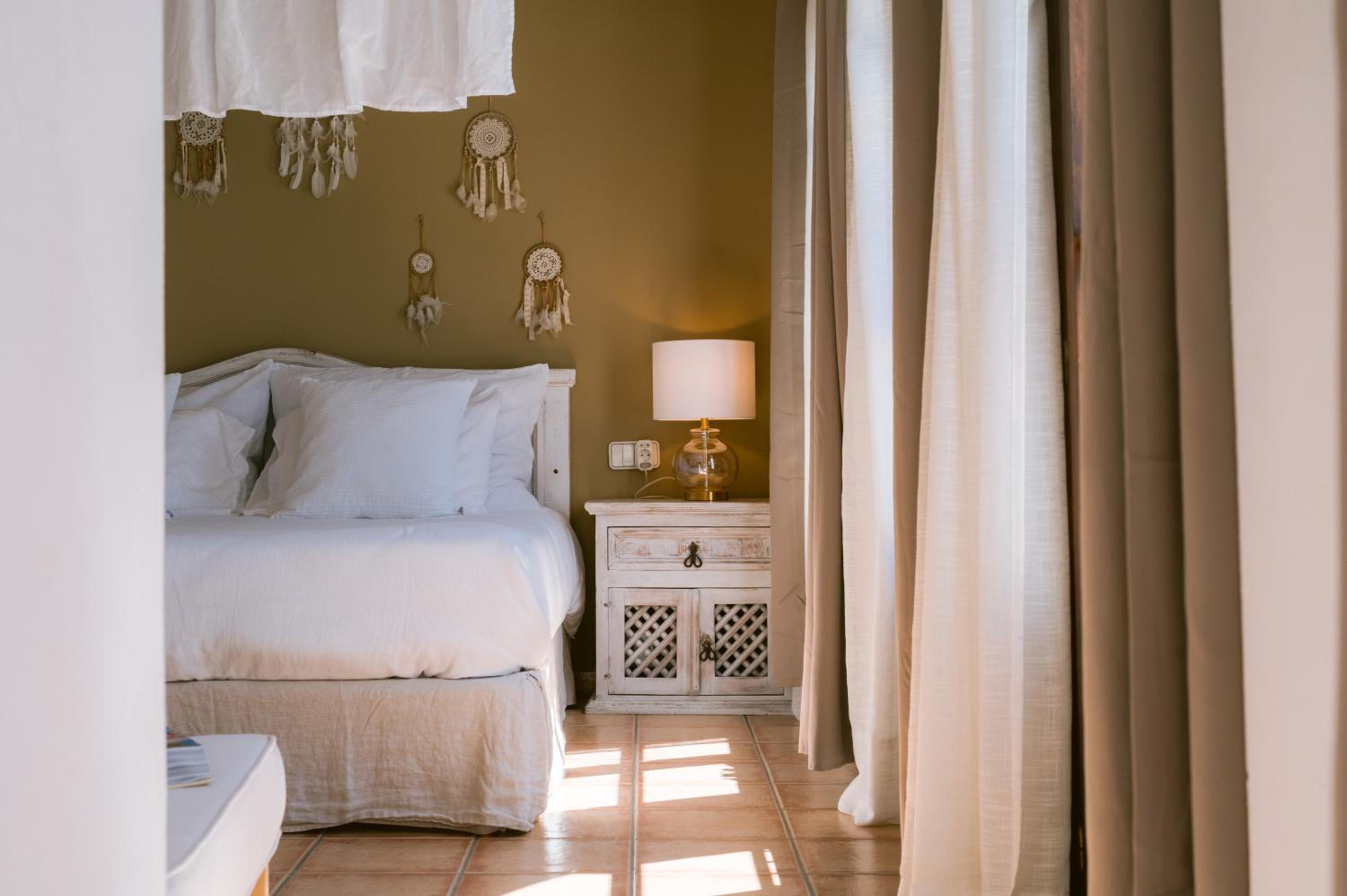 Deluxe King Suite photo 2