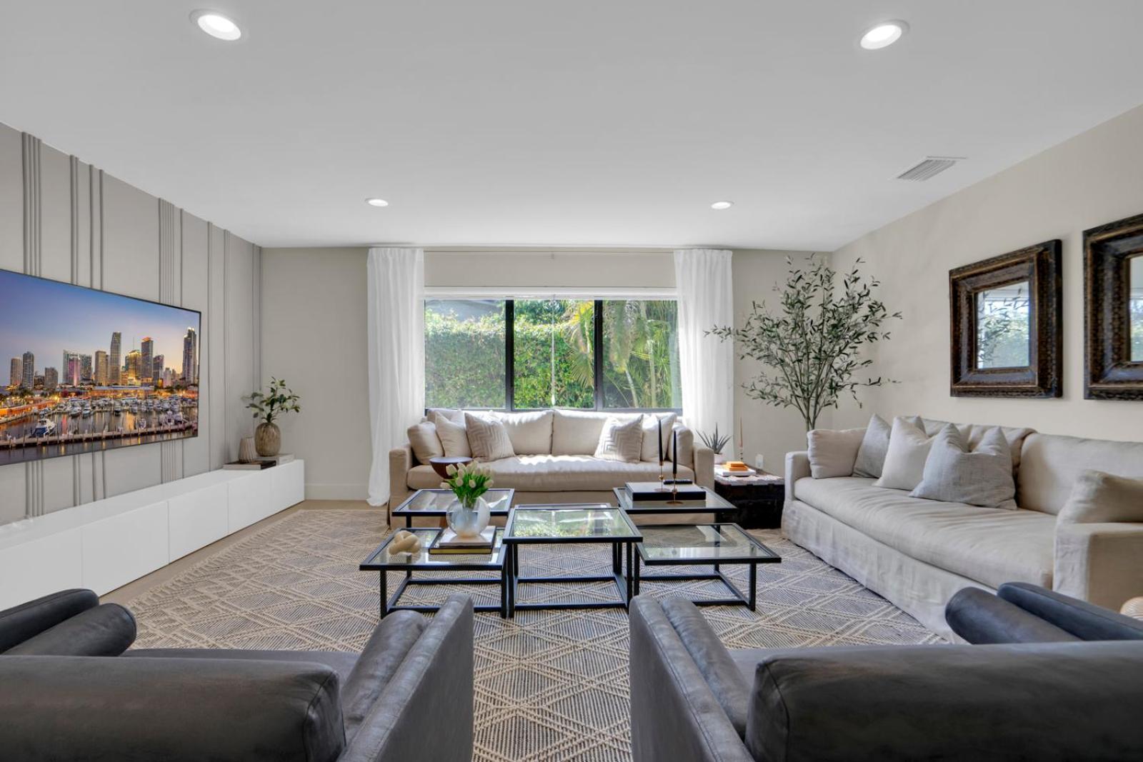 Three-Bedroom House photo 1
