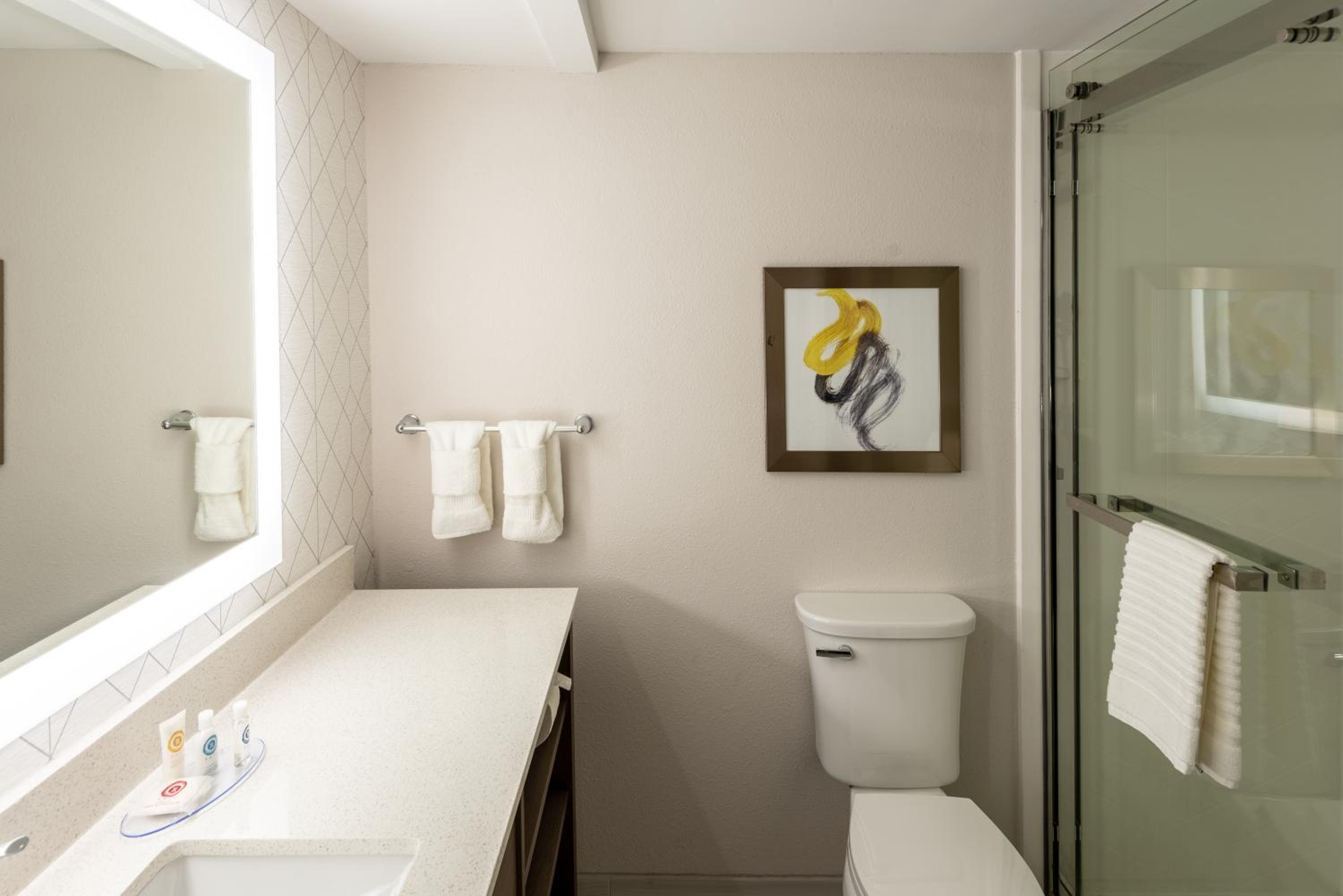 King Room - Non-Smoking - Photo 3
