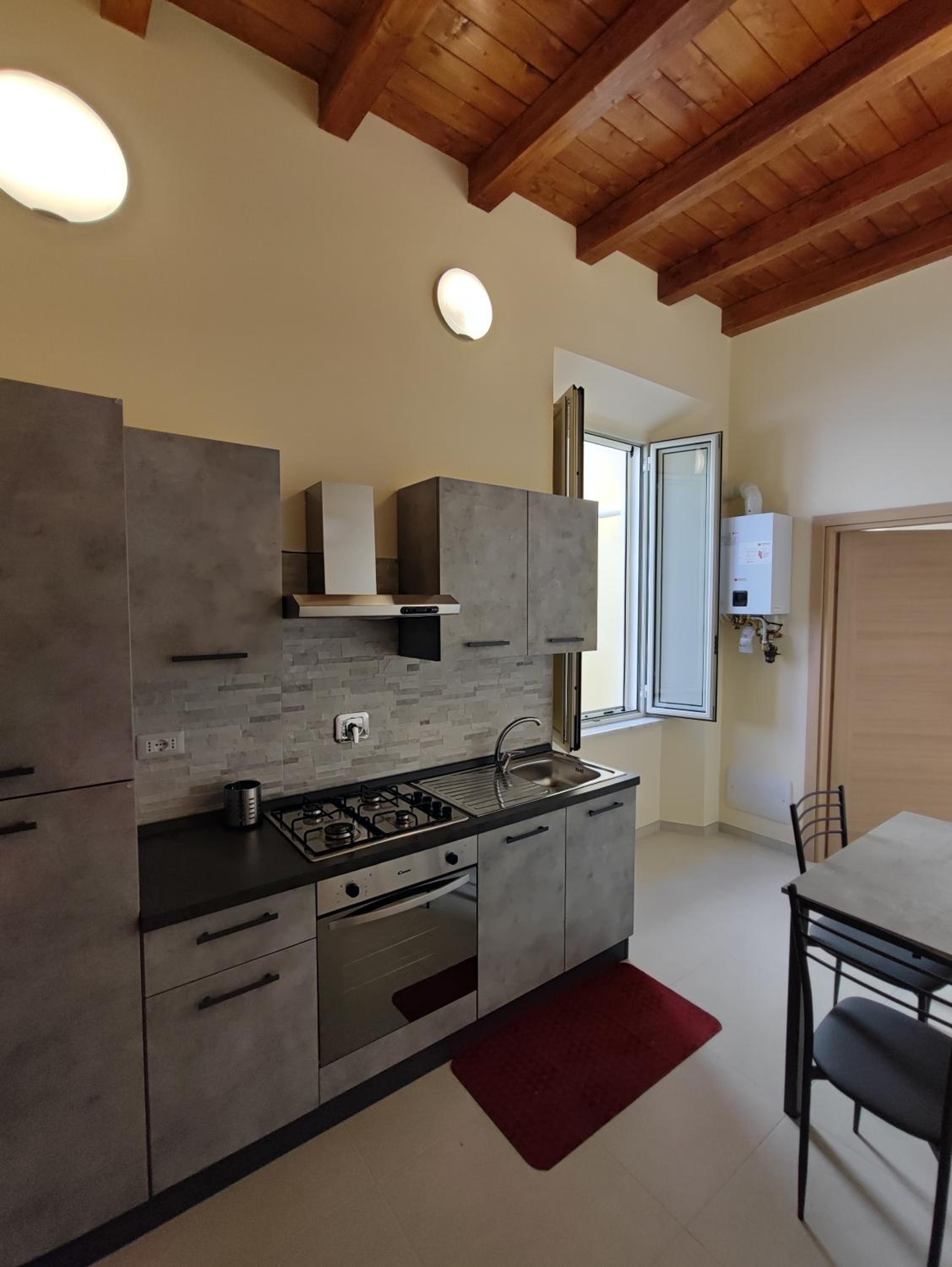One-Bedroom Apartment - Photo 6