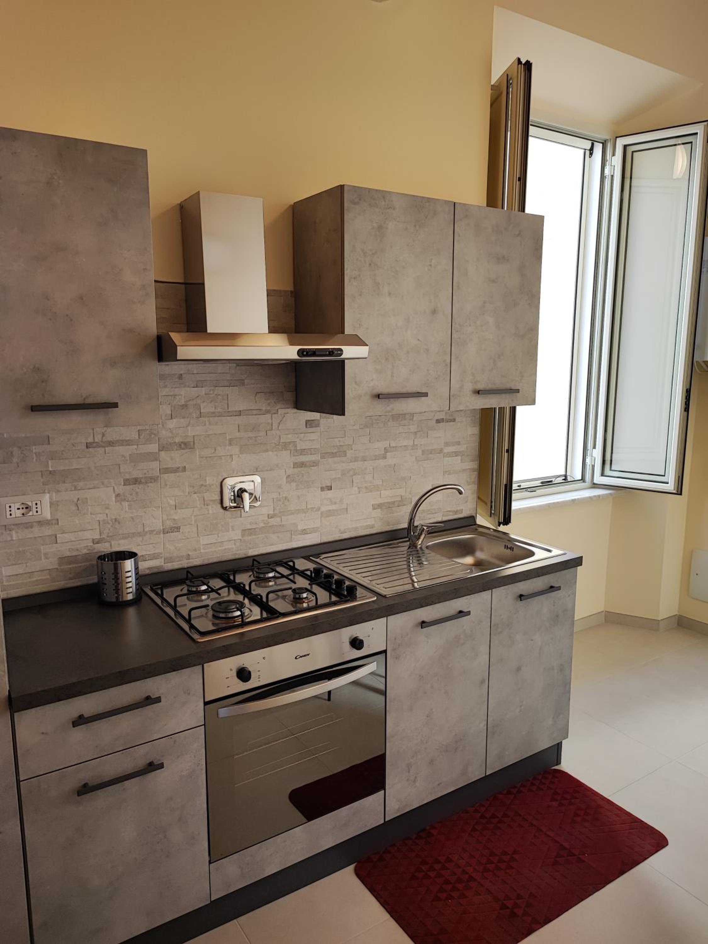 One-Bedroom Apartment - Photo 5