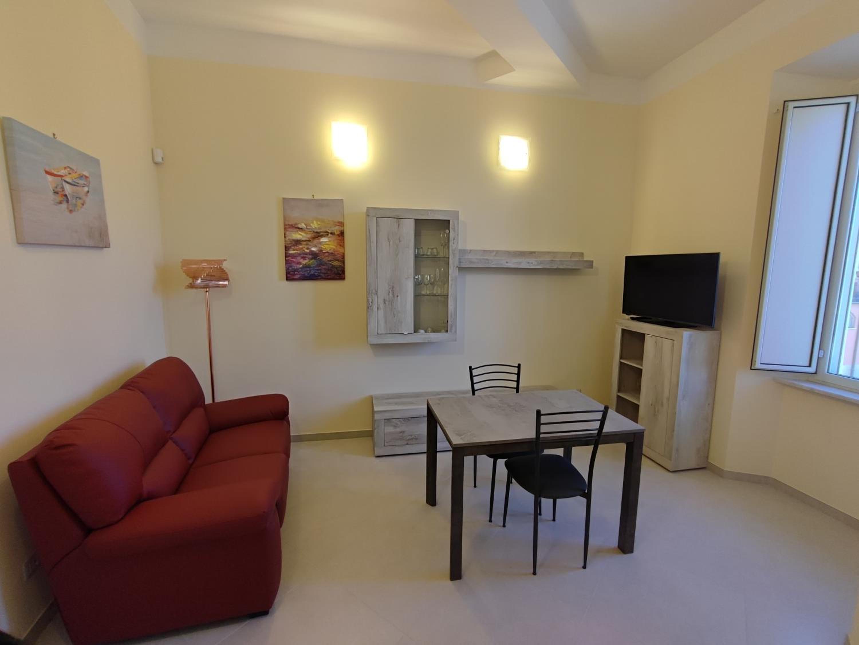 One-Bedroom Apartment - Photo 12