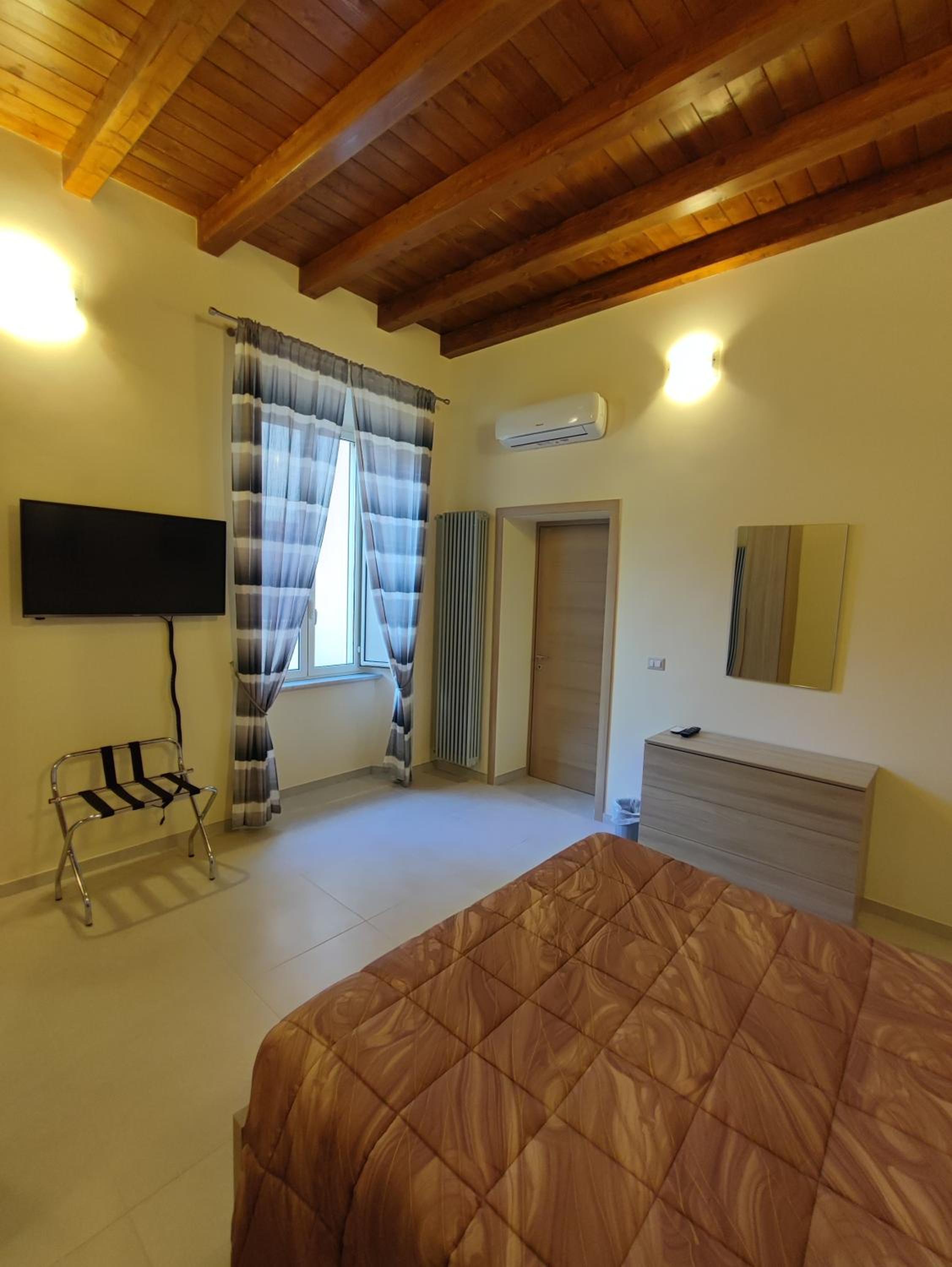 One-Bedroom Apartment - Photo 9
