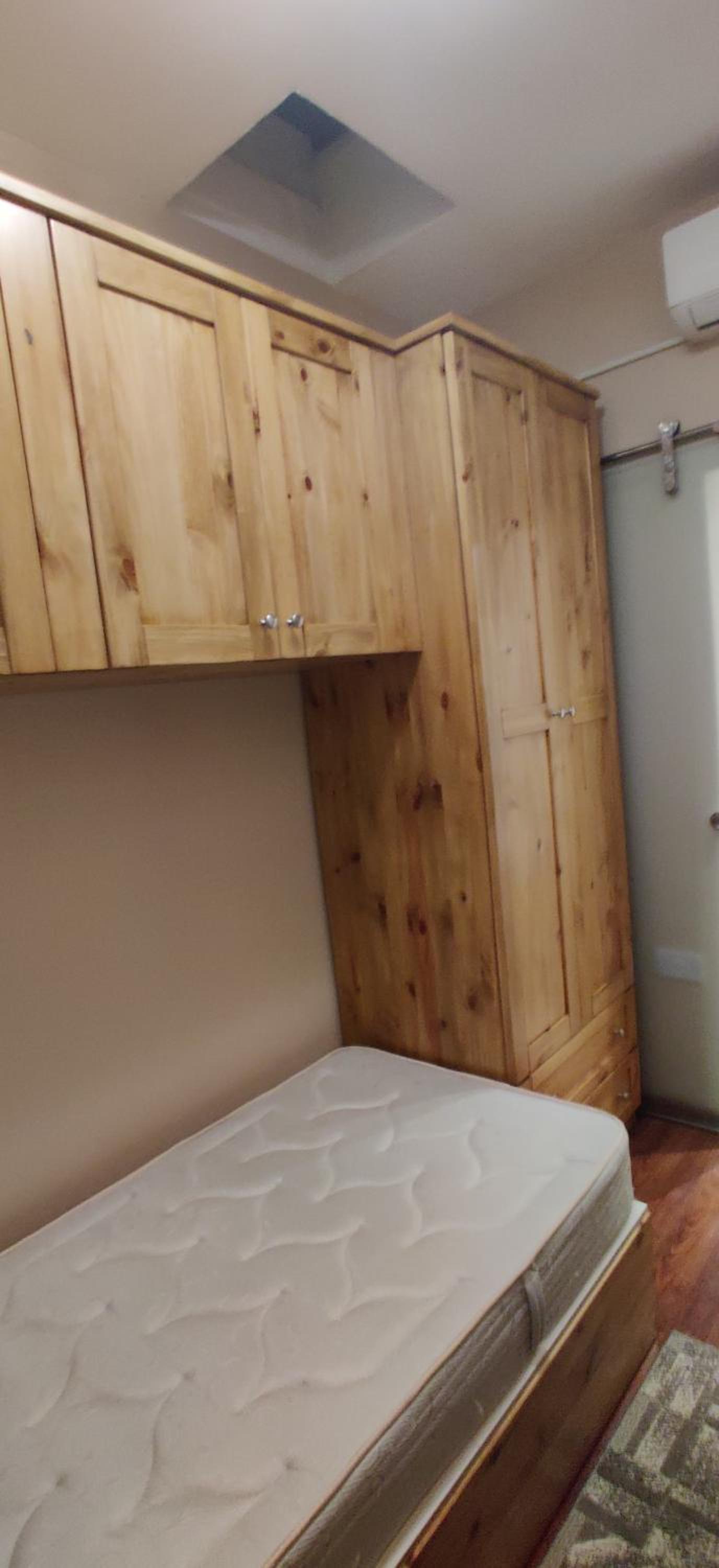 Single Room with Bathroom photo 3