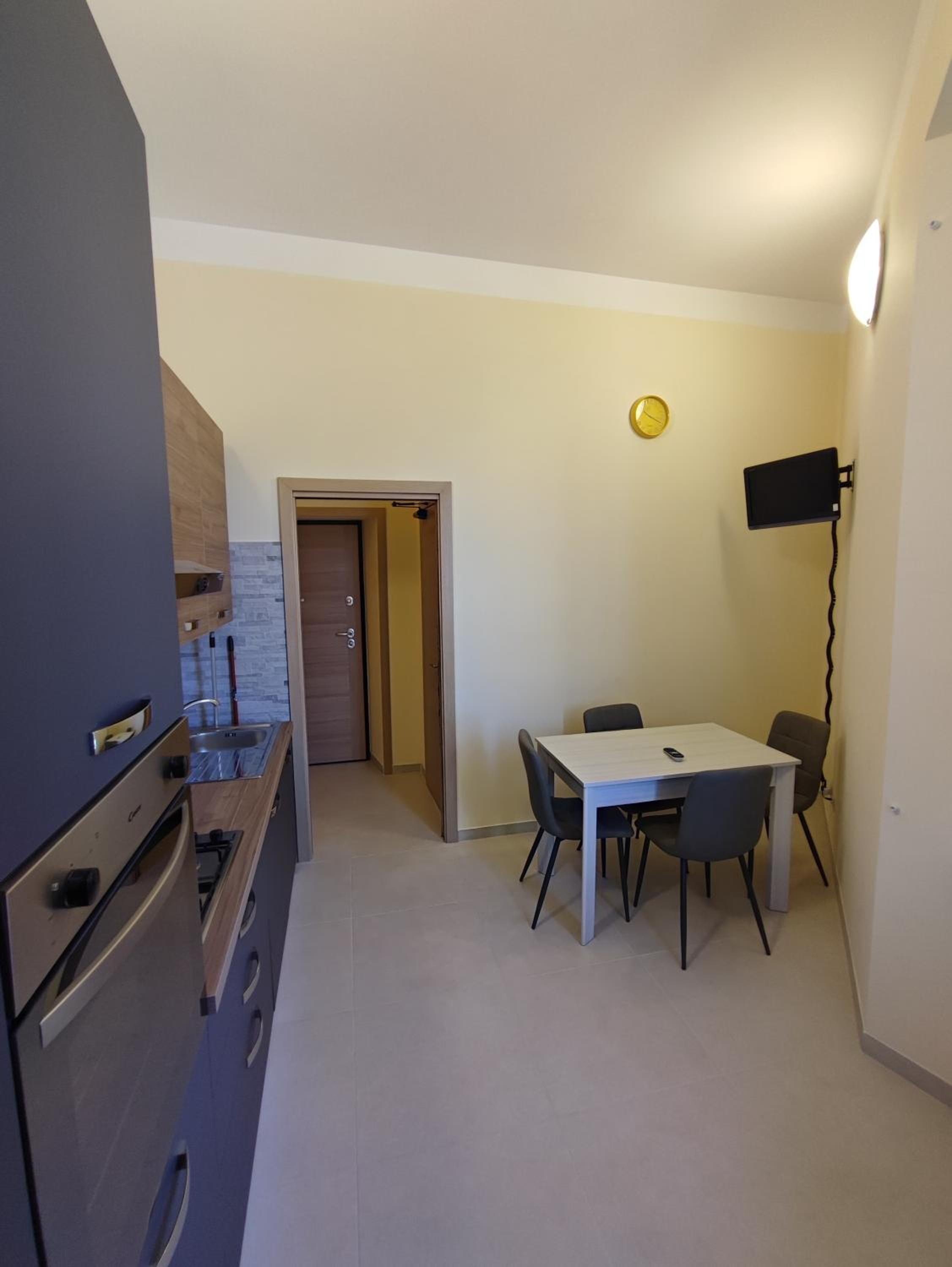 Two-Bedroom Apartment - Photo 22