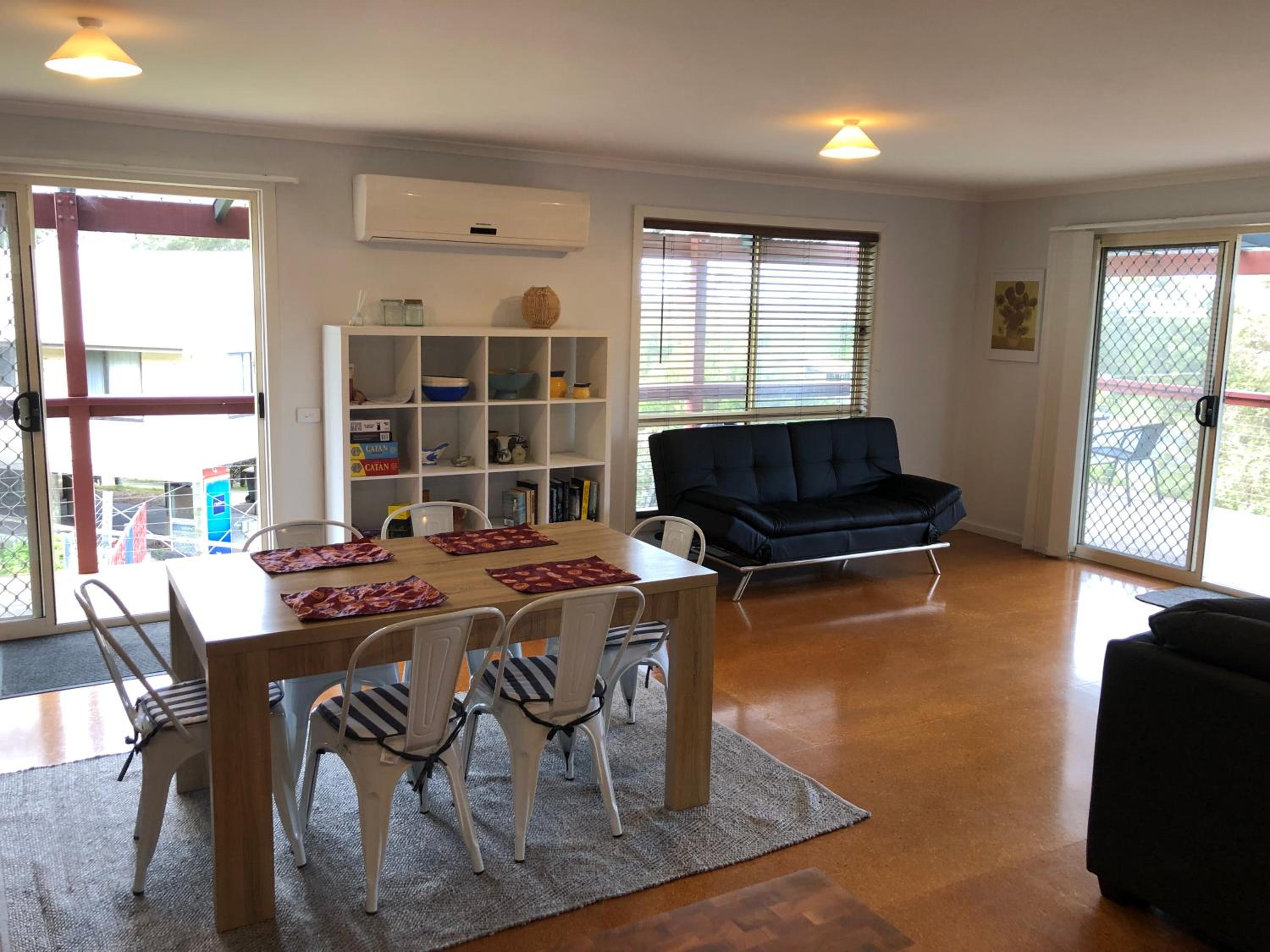 Three-Bedroom House photo 3