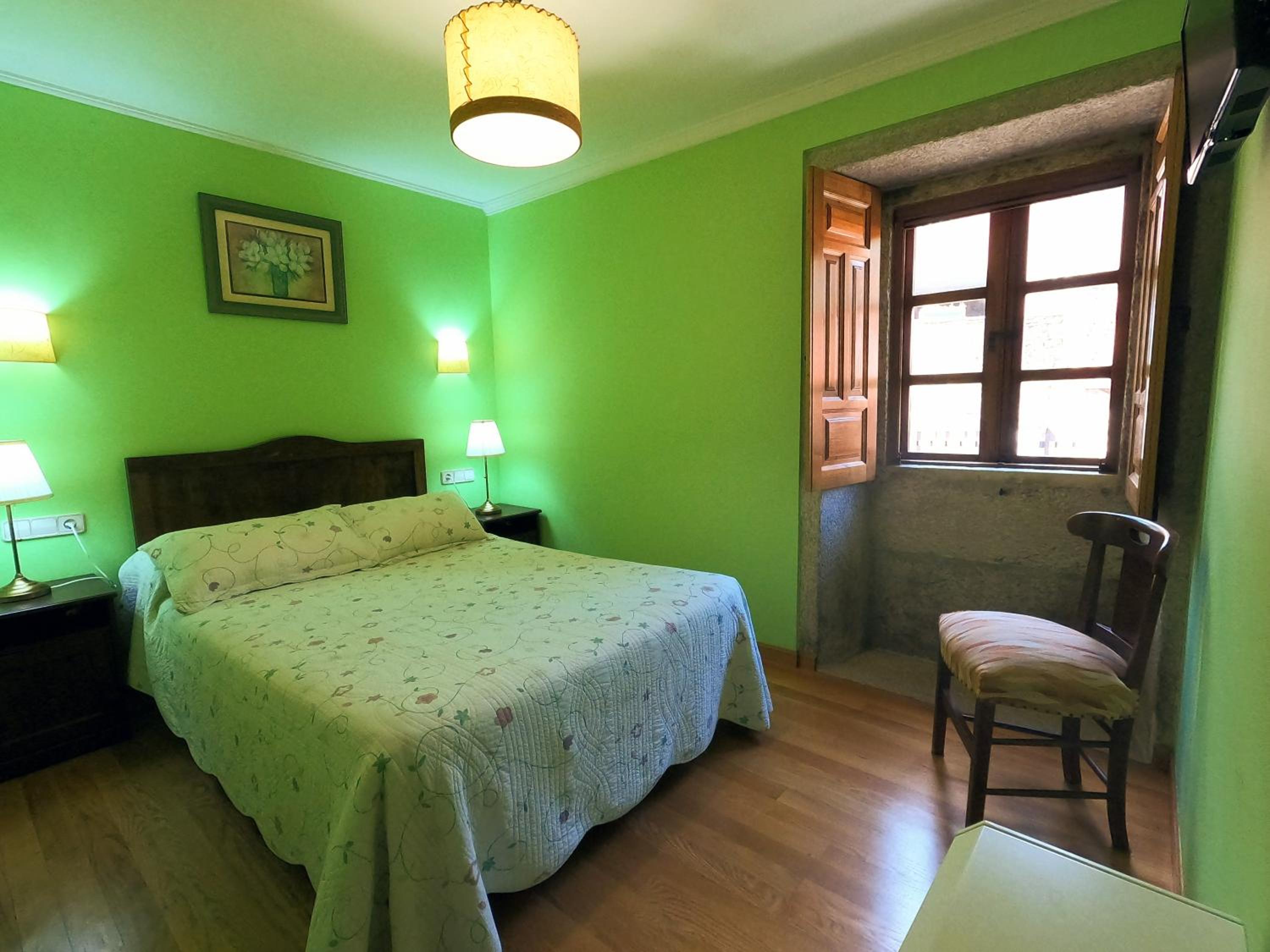 Seven-Bedroom House photo 3
