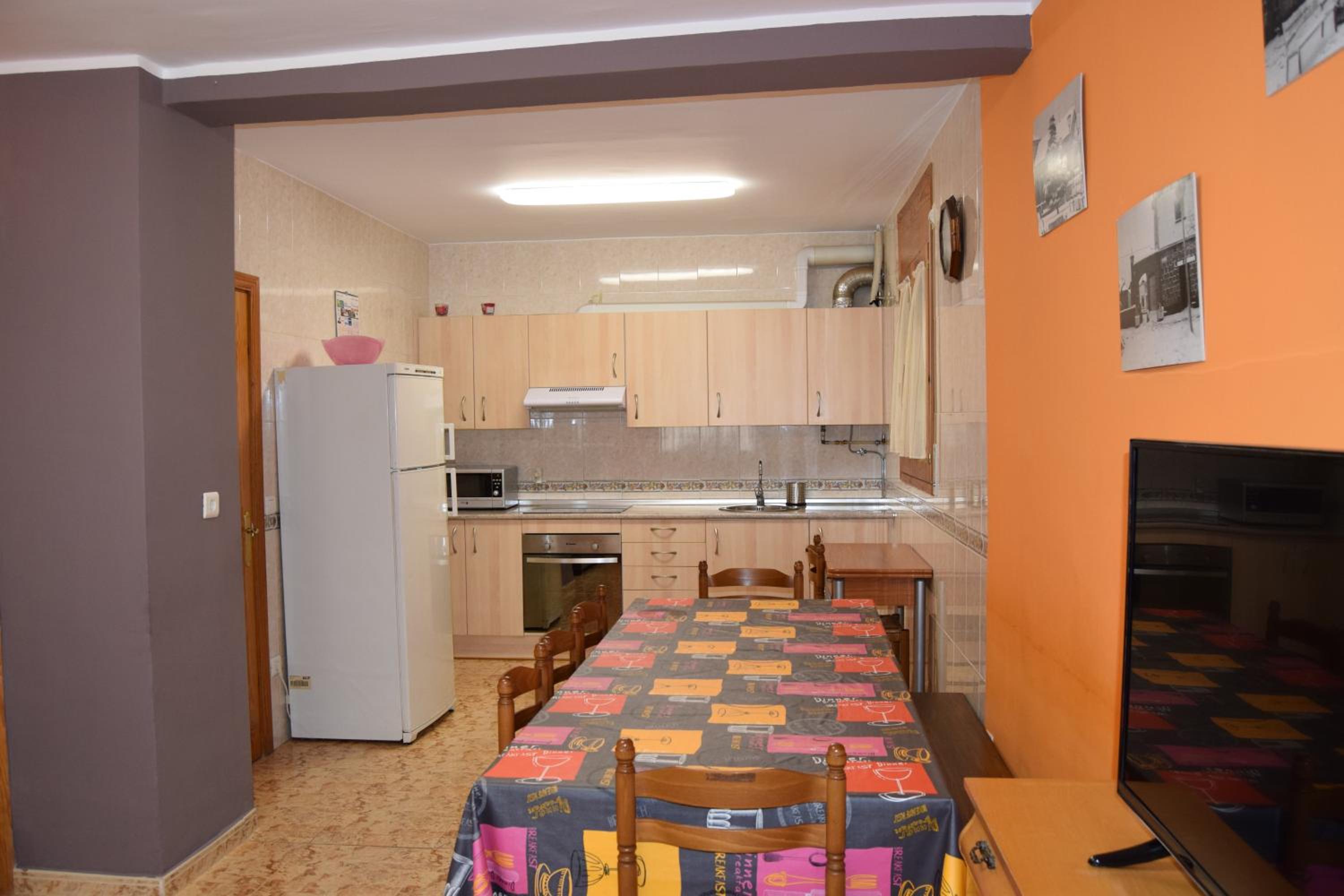 Five-Bedroom House - Photo 13