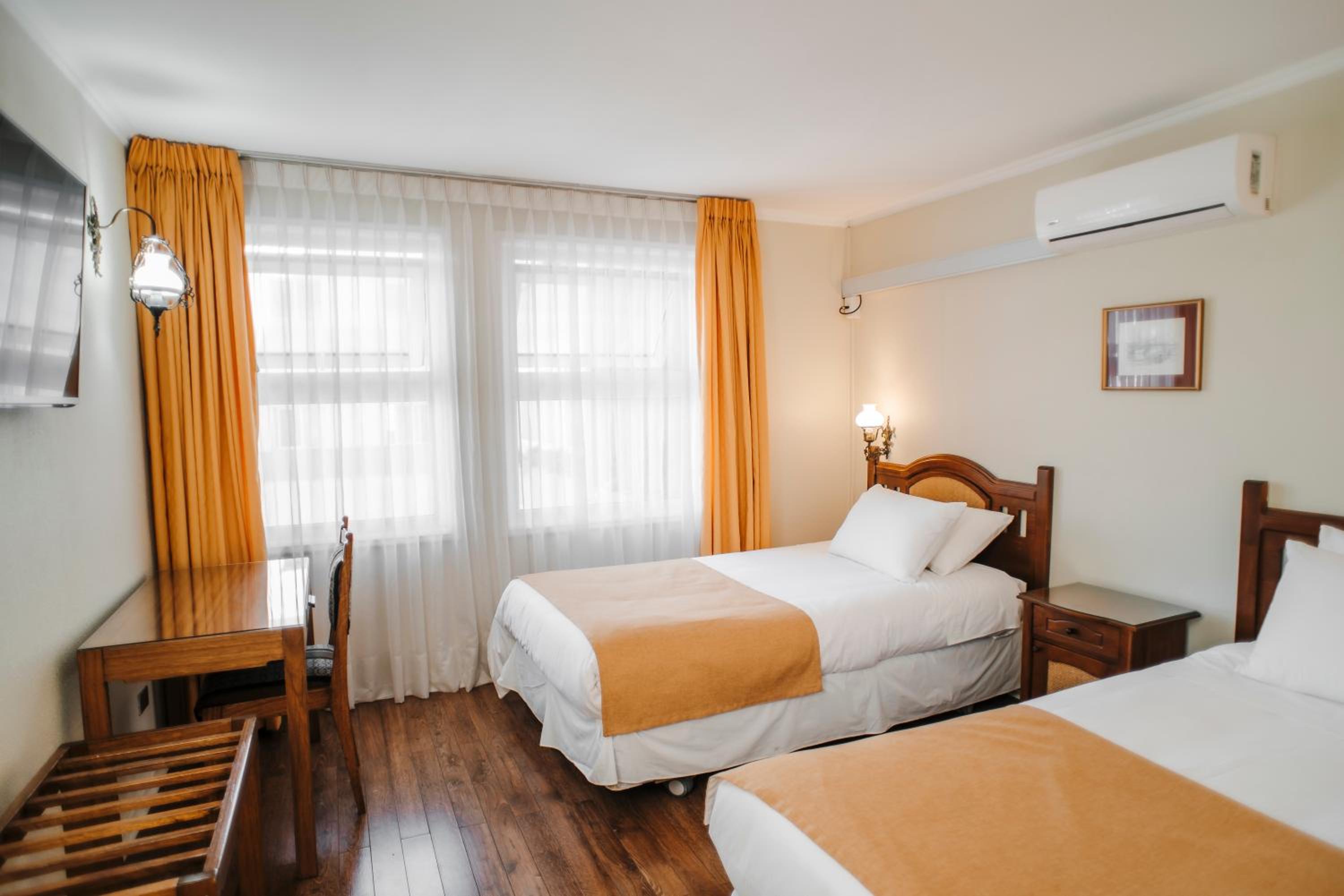 Standard Twin Room photo 1