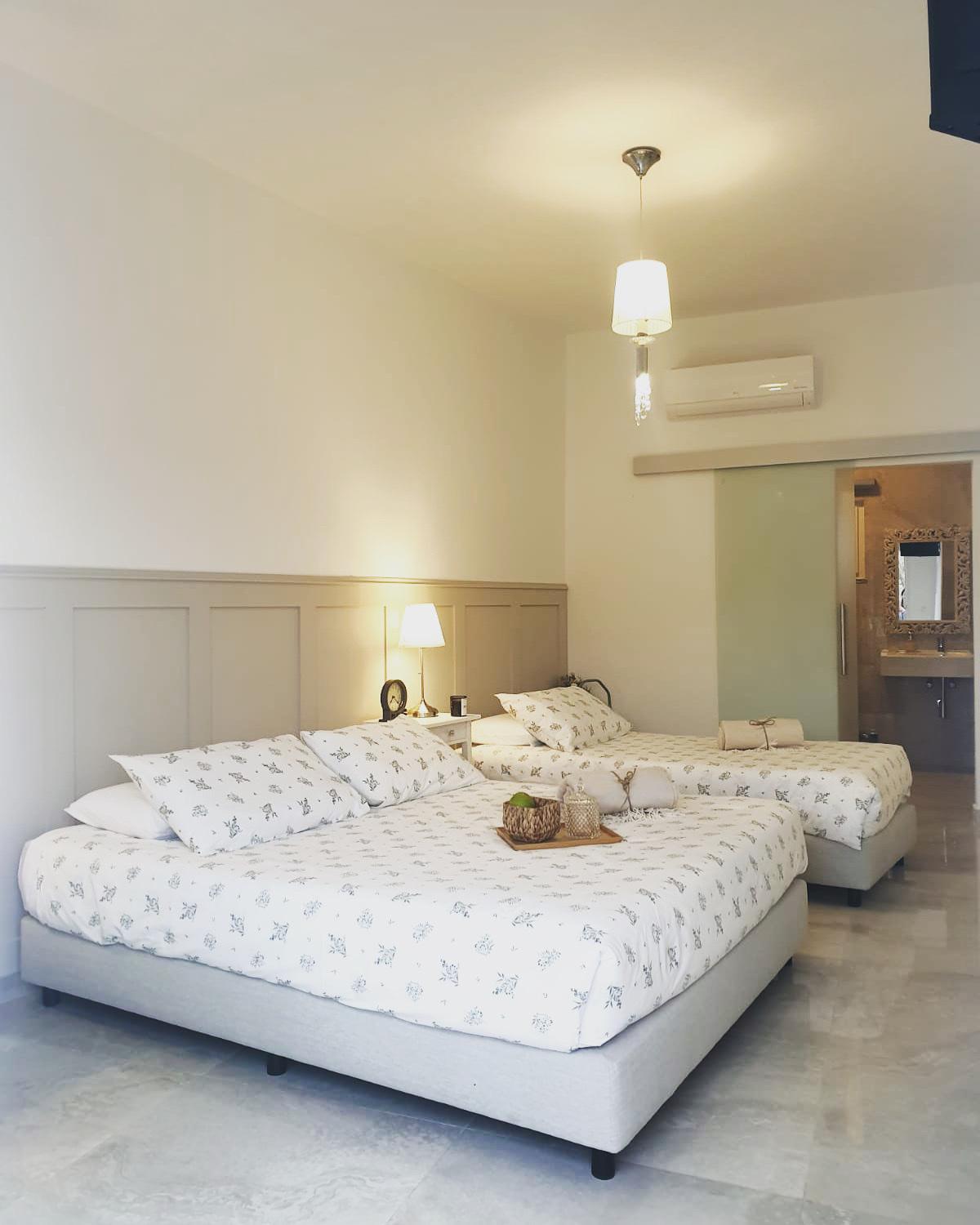 Double Room with Private Bathroom photo 3