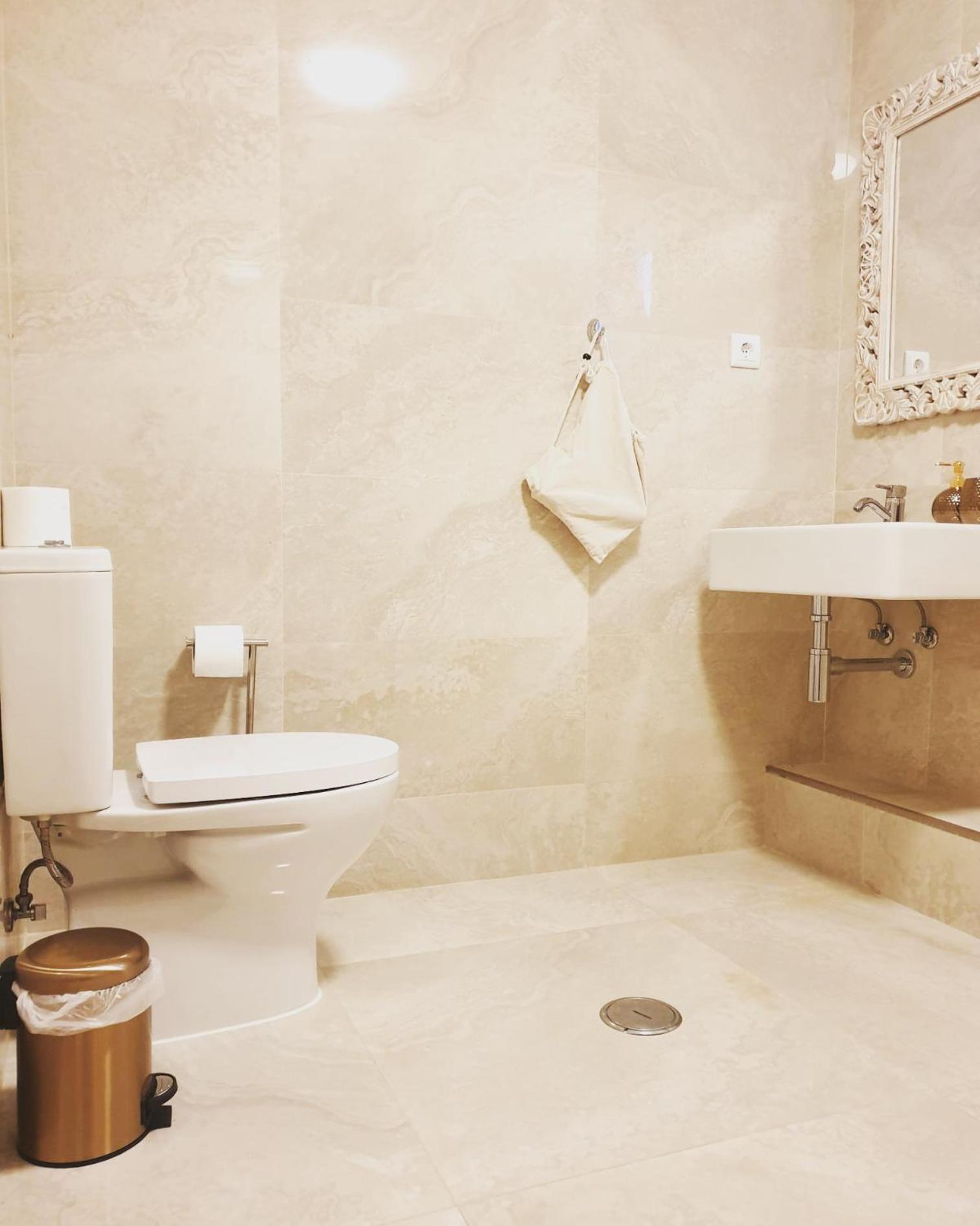 Double Room with Private Bathroom photo 3