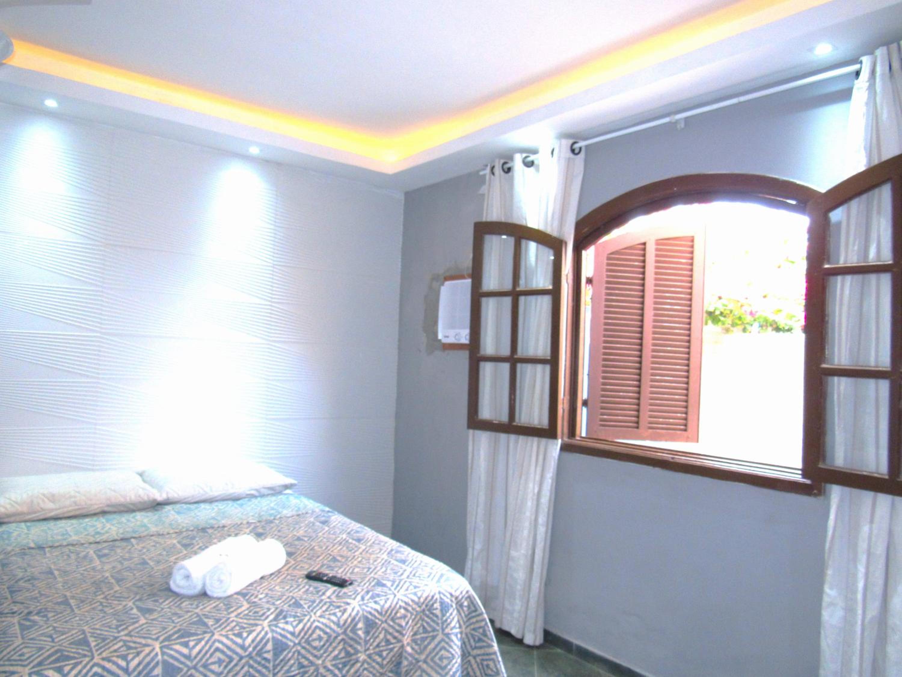 Family Room with Private Bathroom - Photo 5