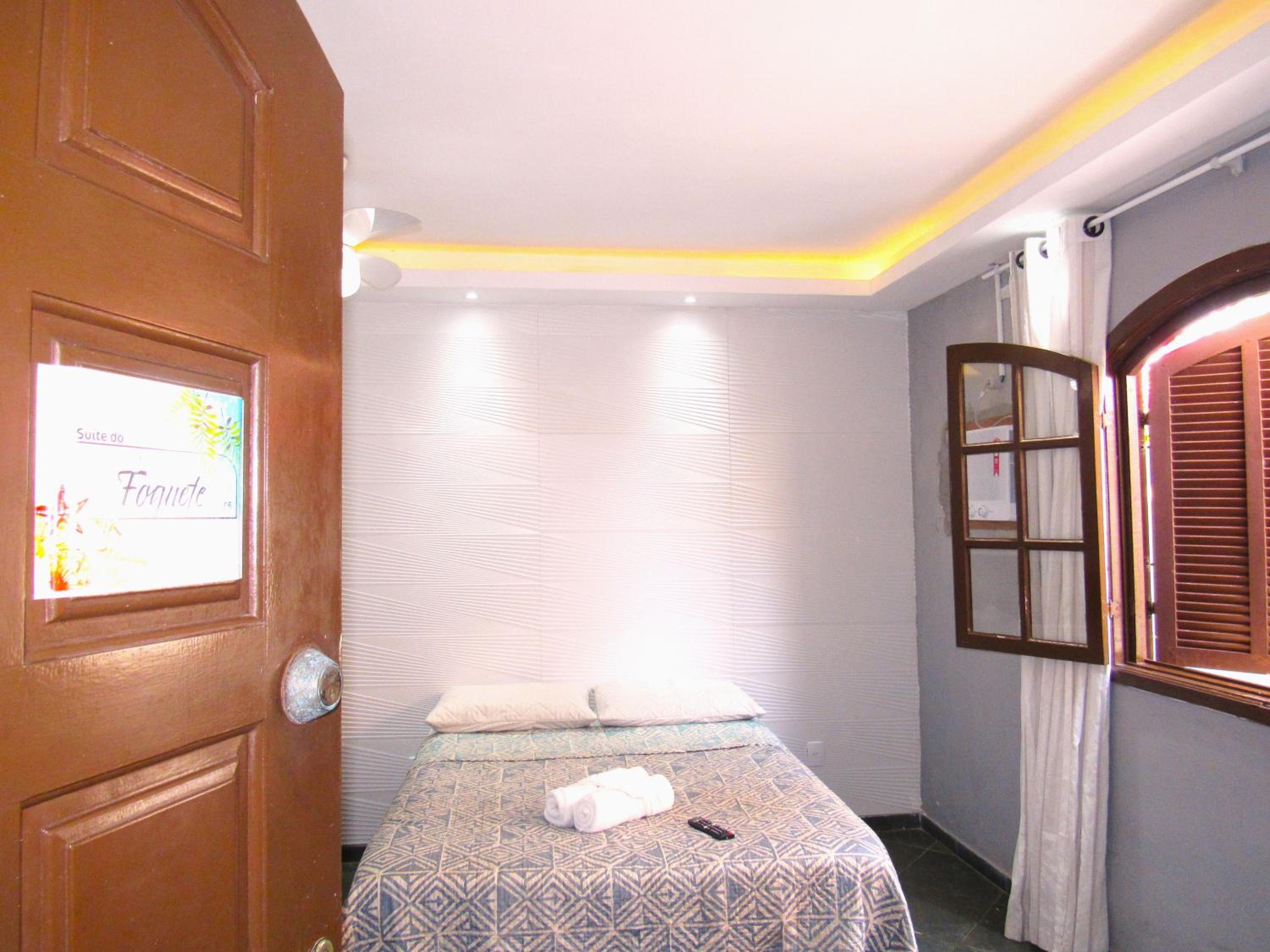 Family Room with Private Bathroom - Photo 7